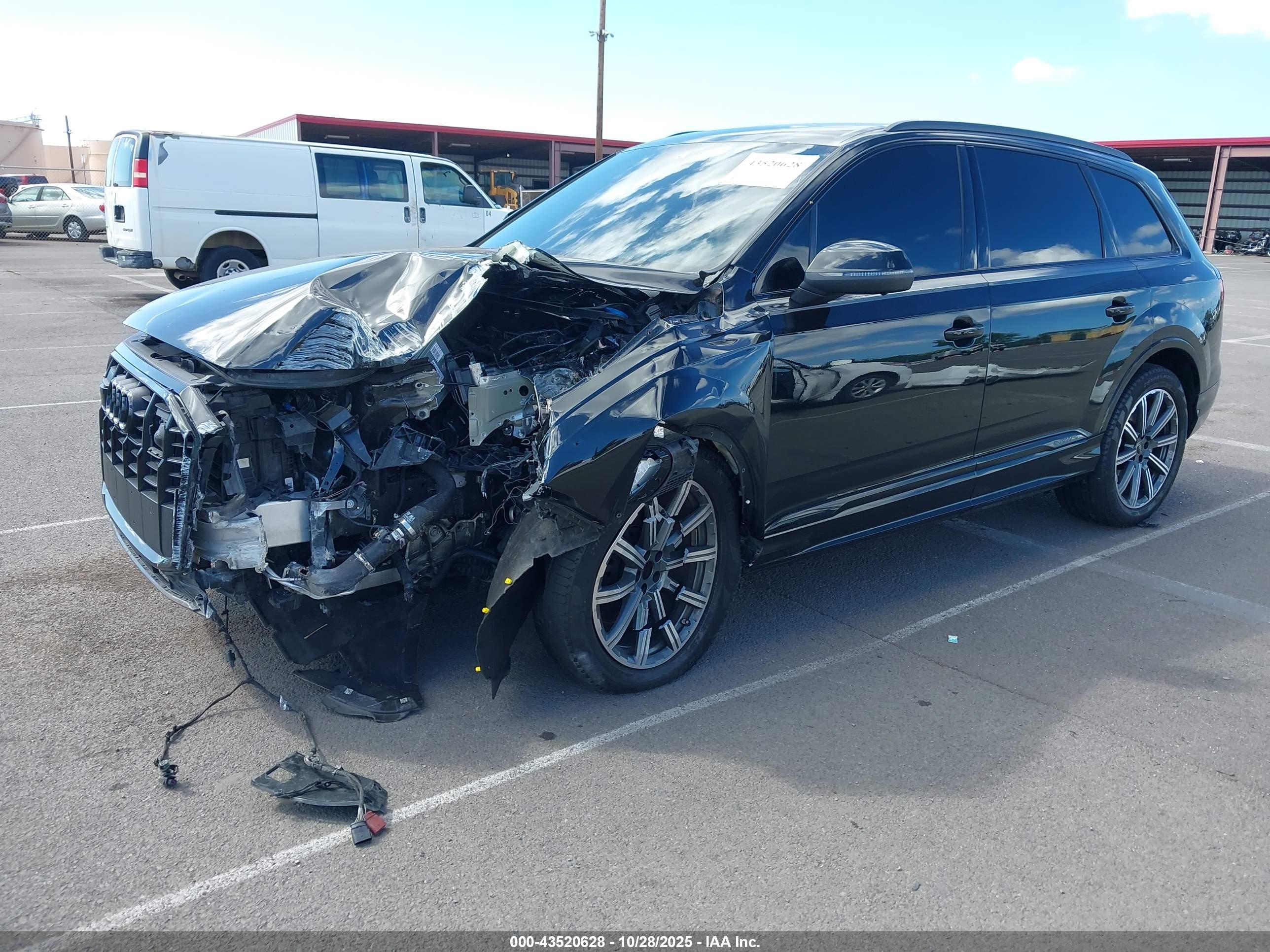 AUDI Q7 image 2