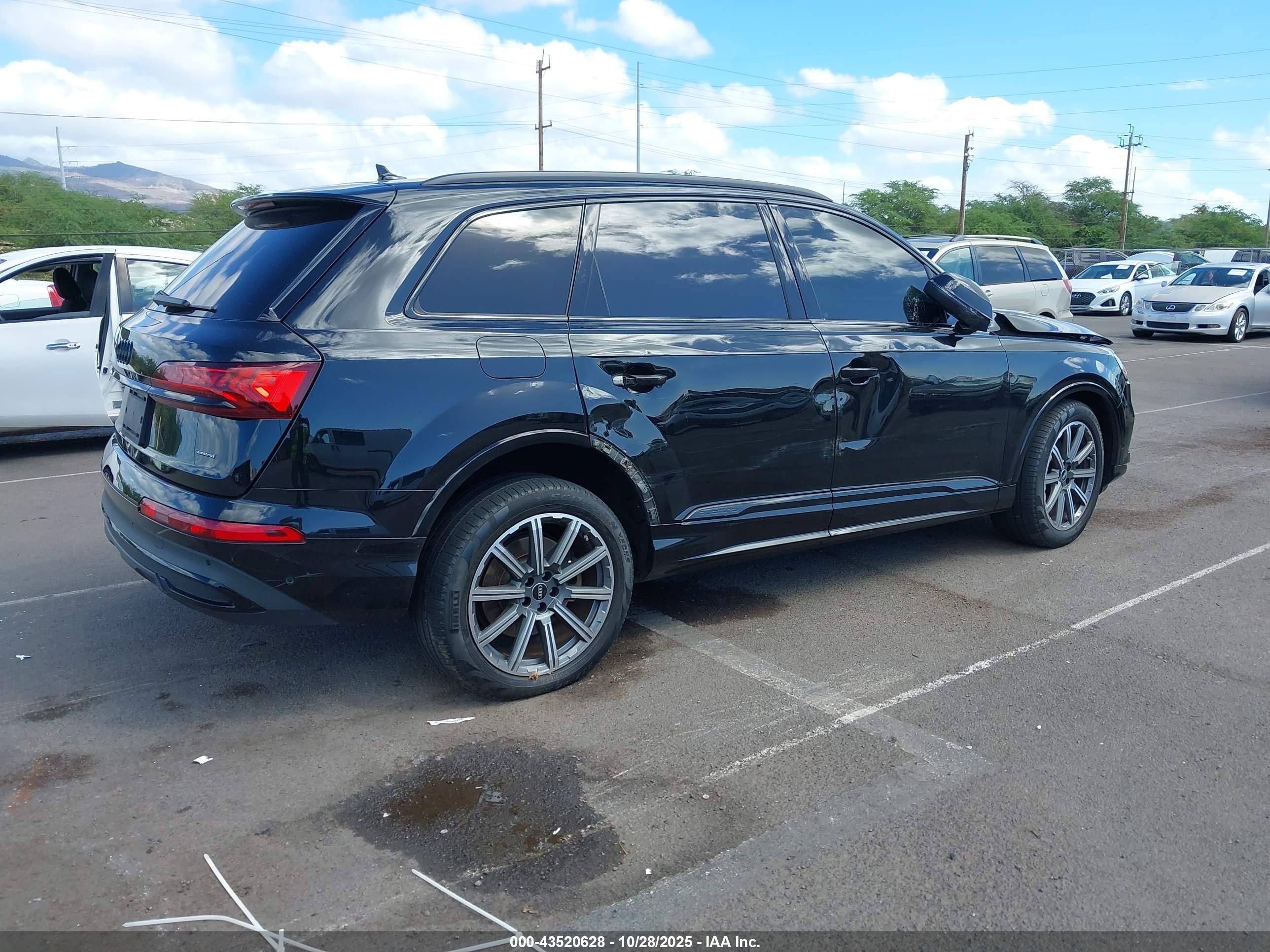 AUDI Q7 image 4