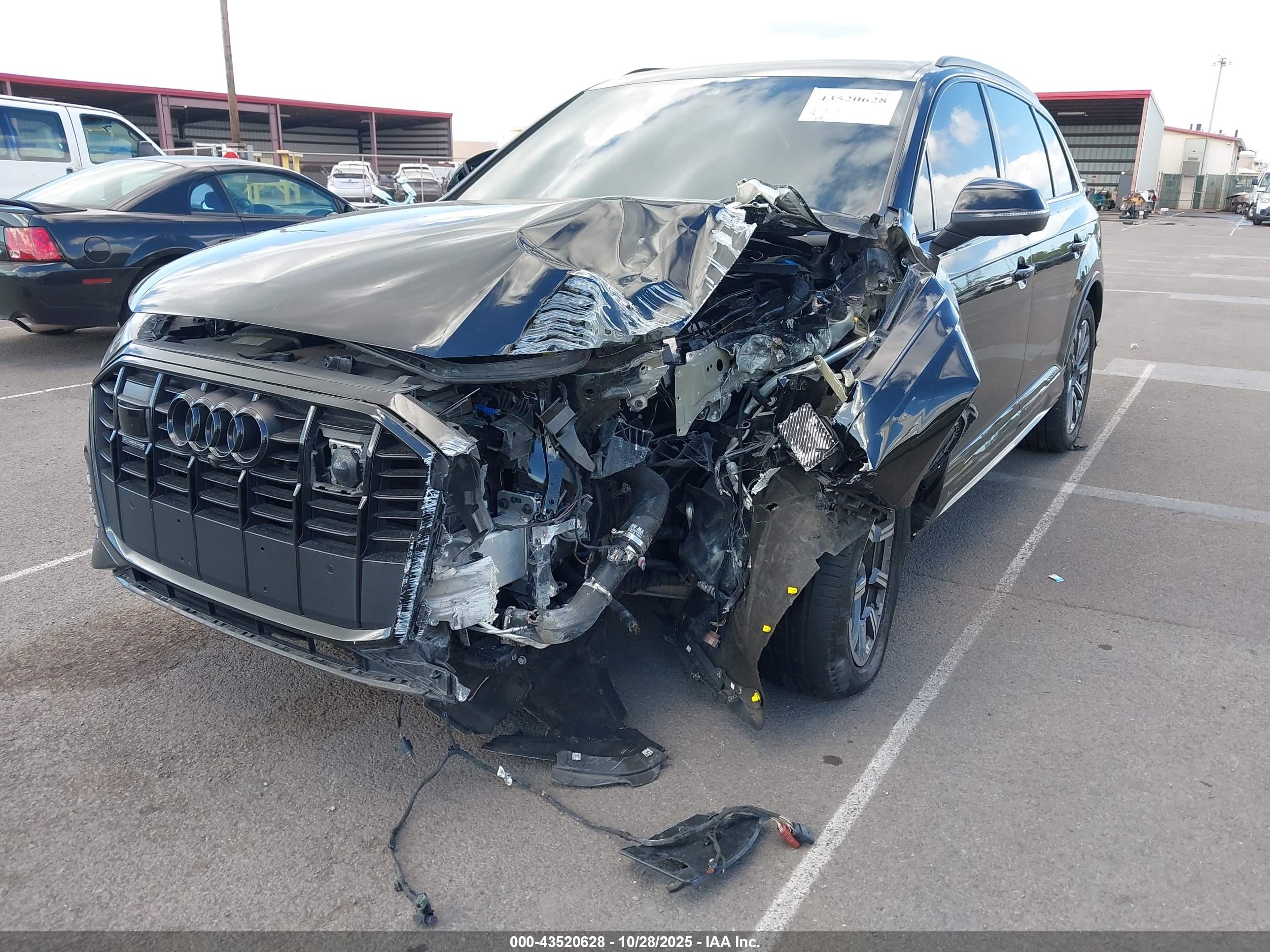 AUDI Q7 image 6