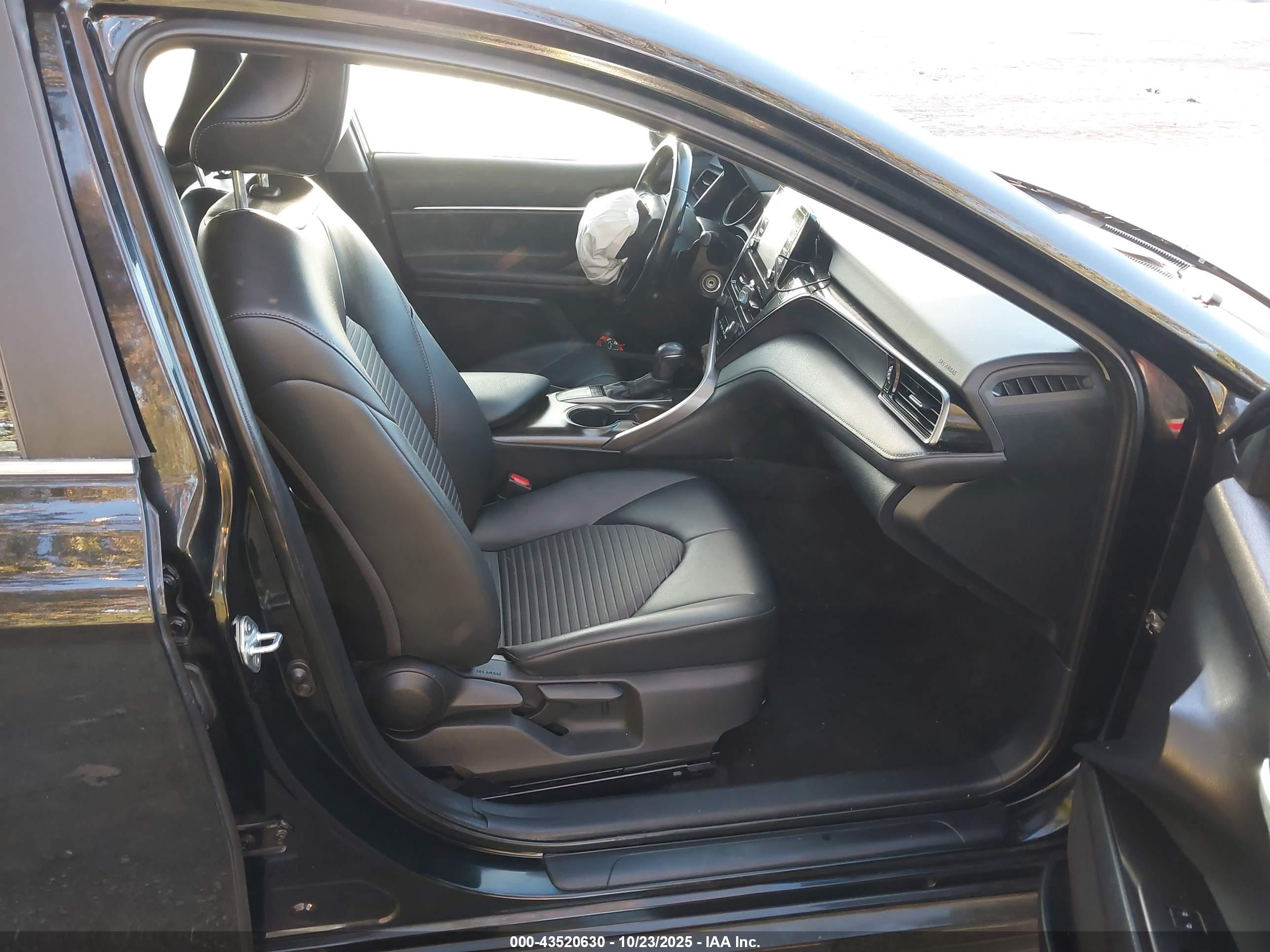 TOYOTA CAMRY image 5