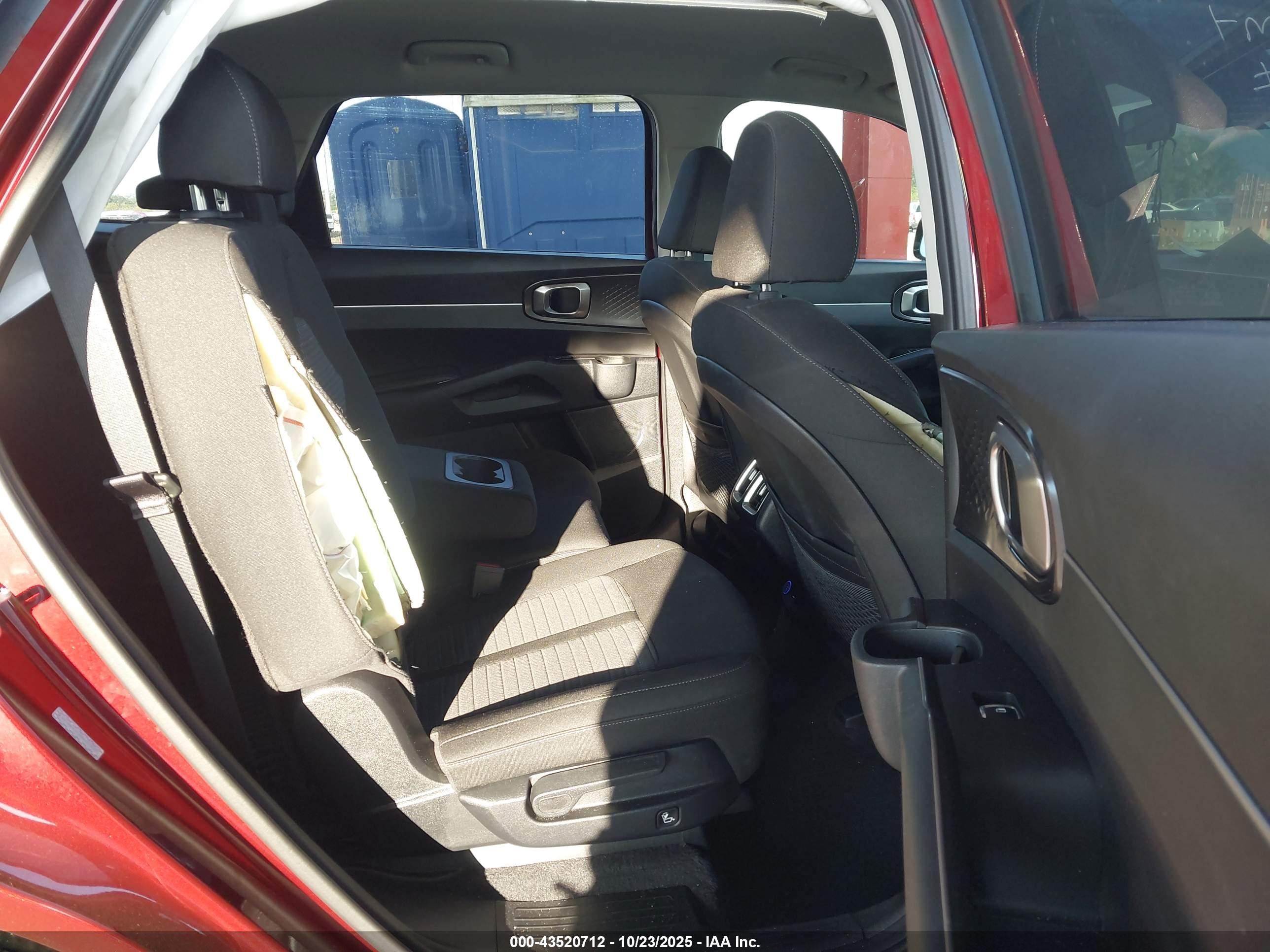 KIA SORENTO image 8