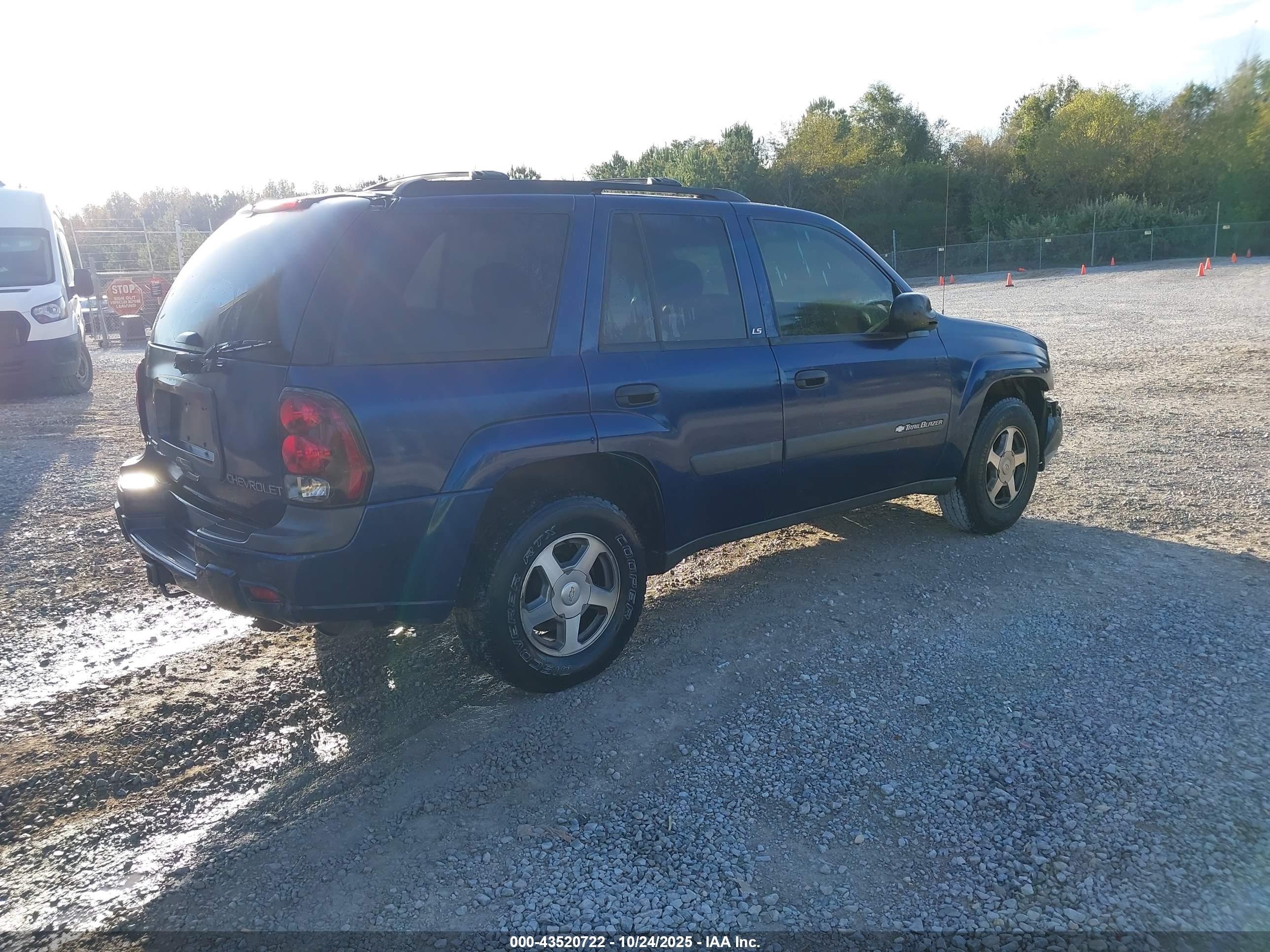 CHEVROLET TRAILBLAZER image 4