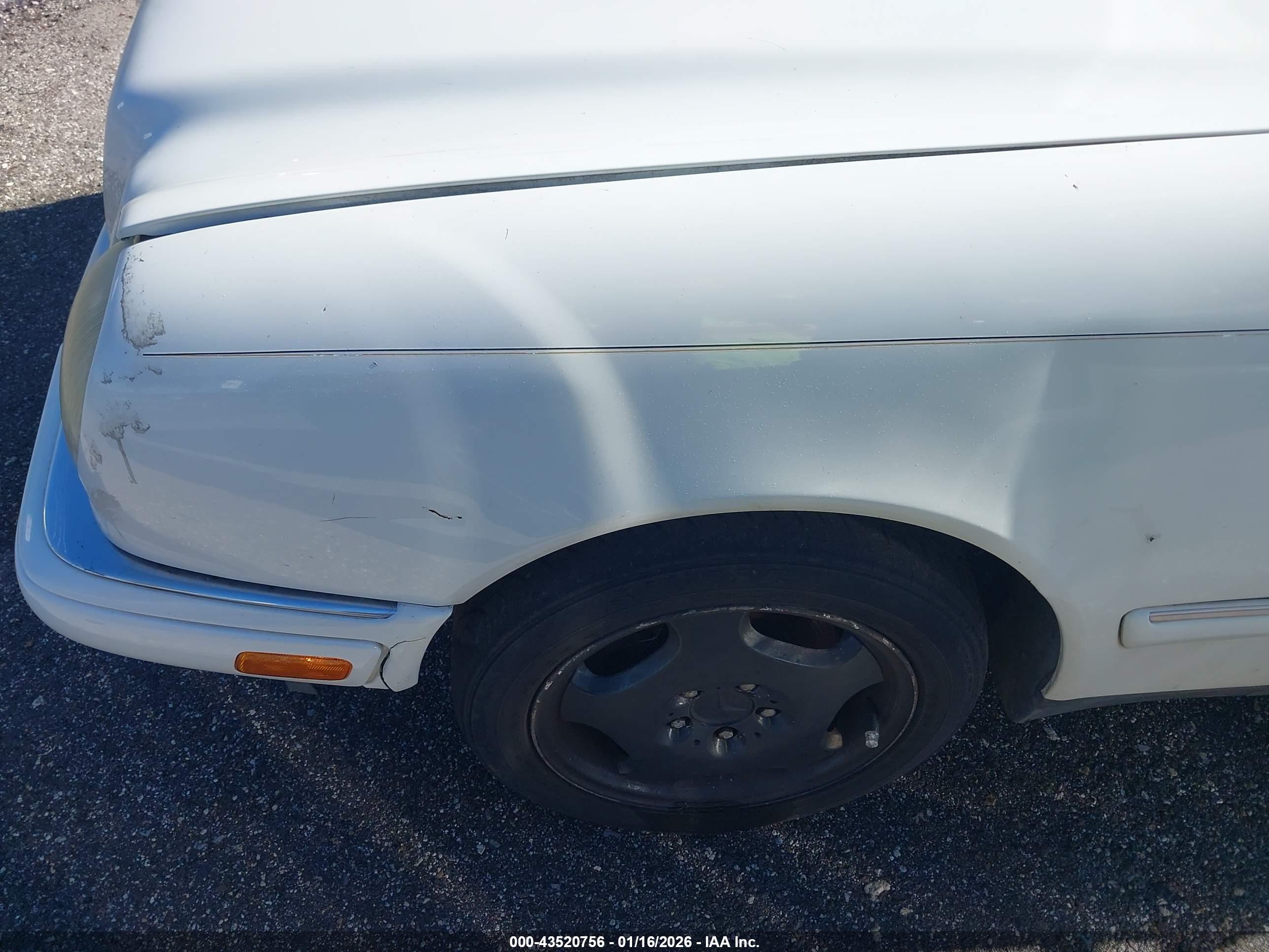 MERCEDES-BENZ E image 6