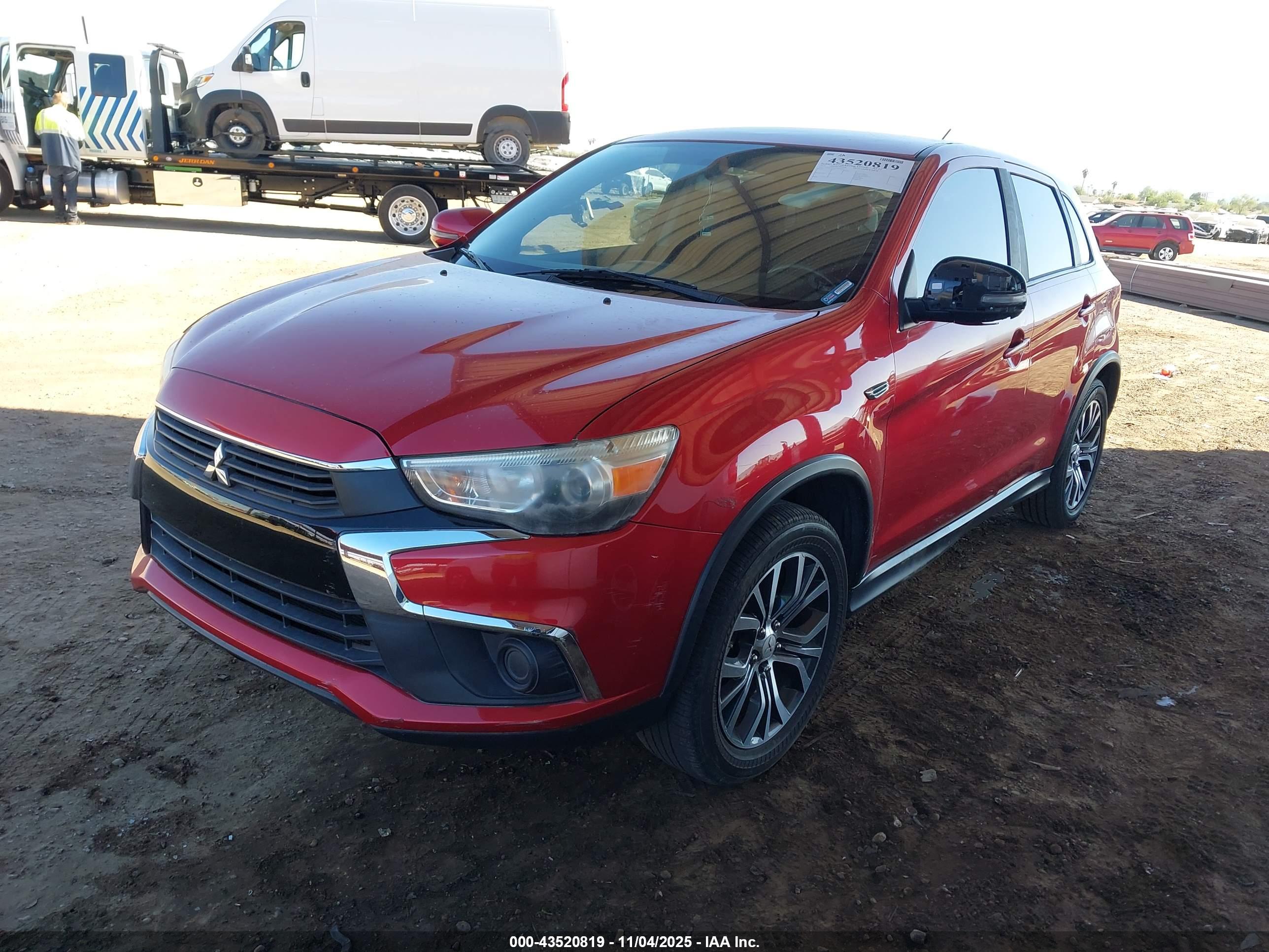 MITSUBISHI OUTLANDER image 2