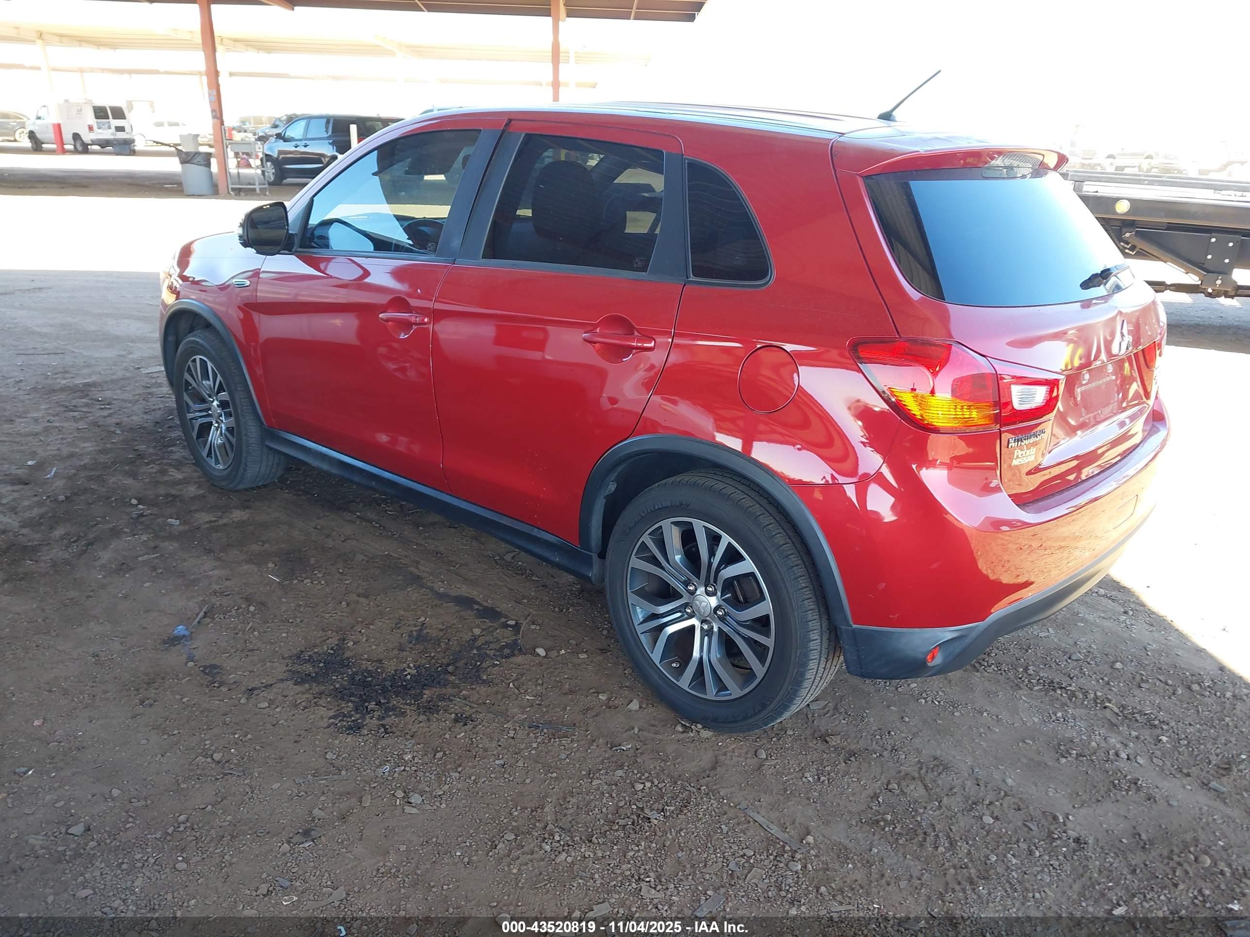 MITSUBISHI OUTLANDER image 3