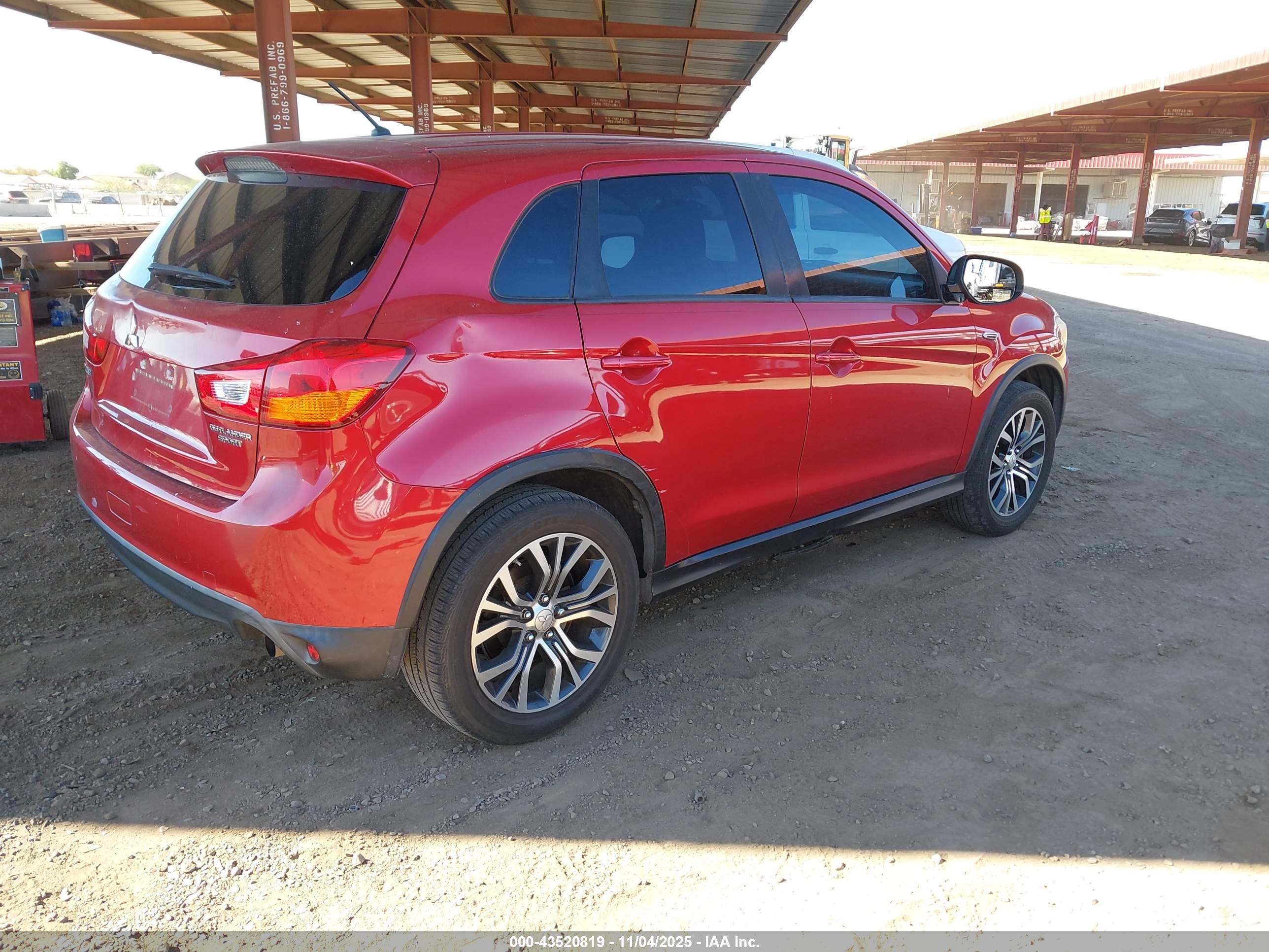 MITSUBISHI OUTLANDER image 4