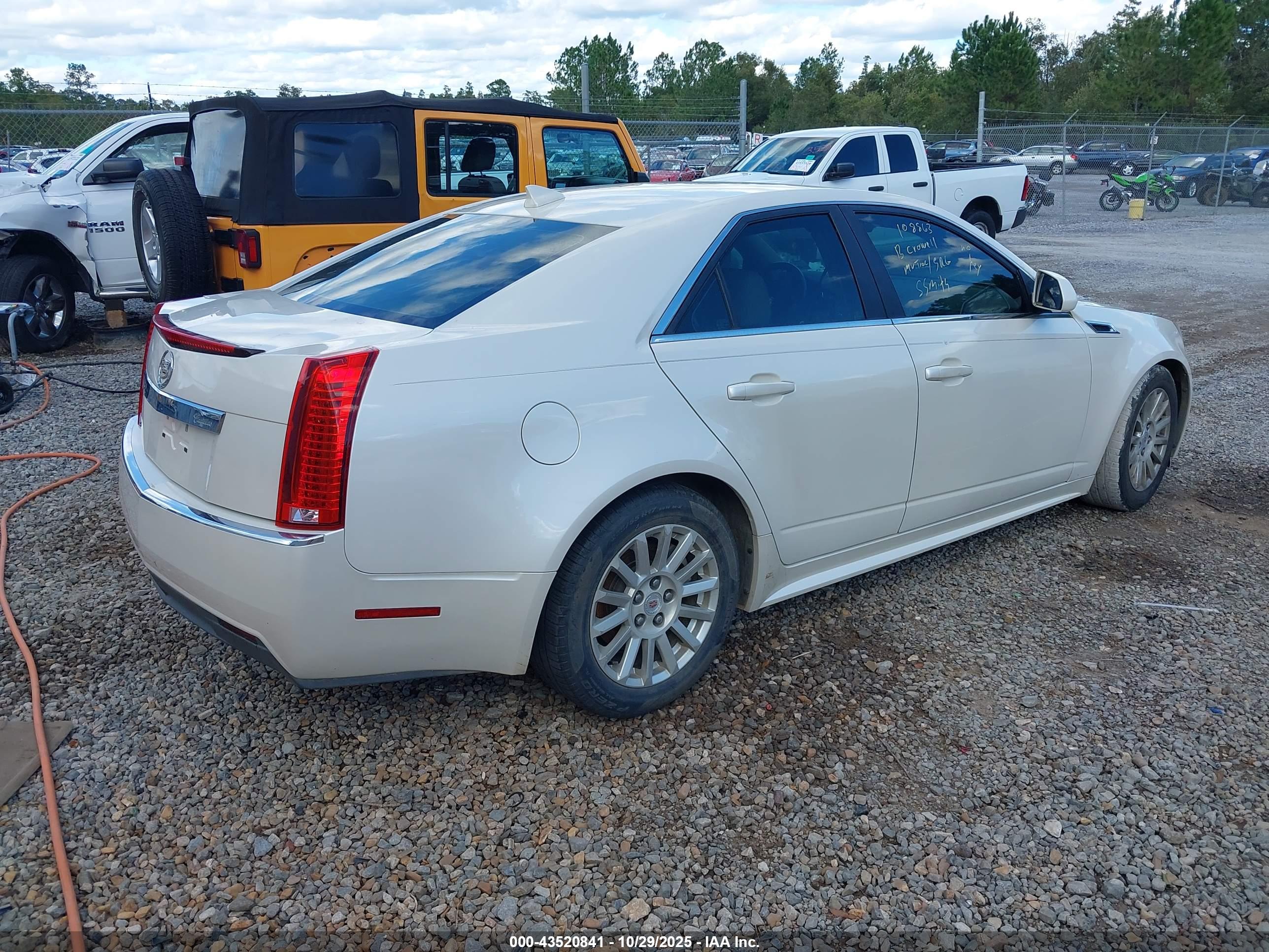 CADILLAC CTS image 4