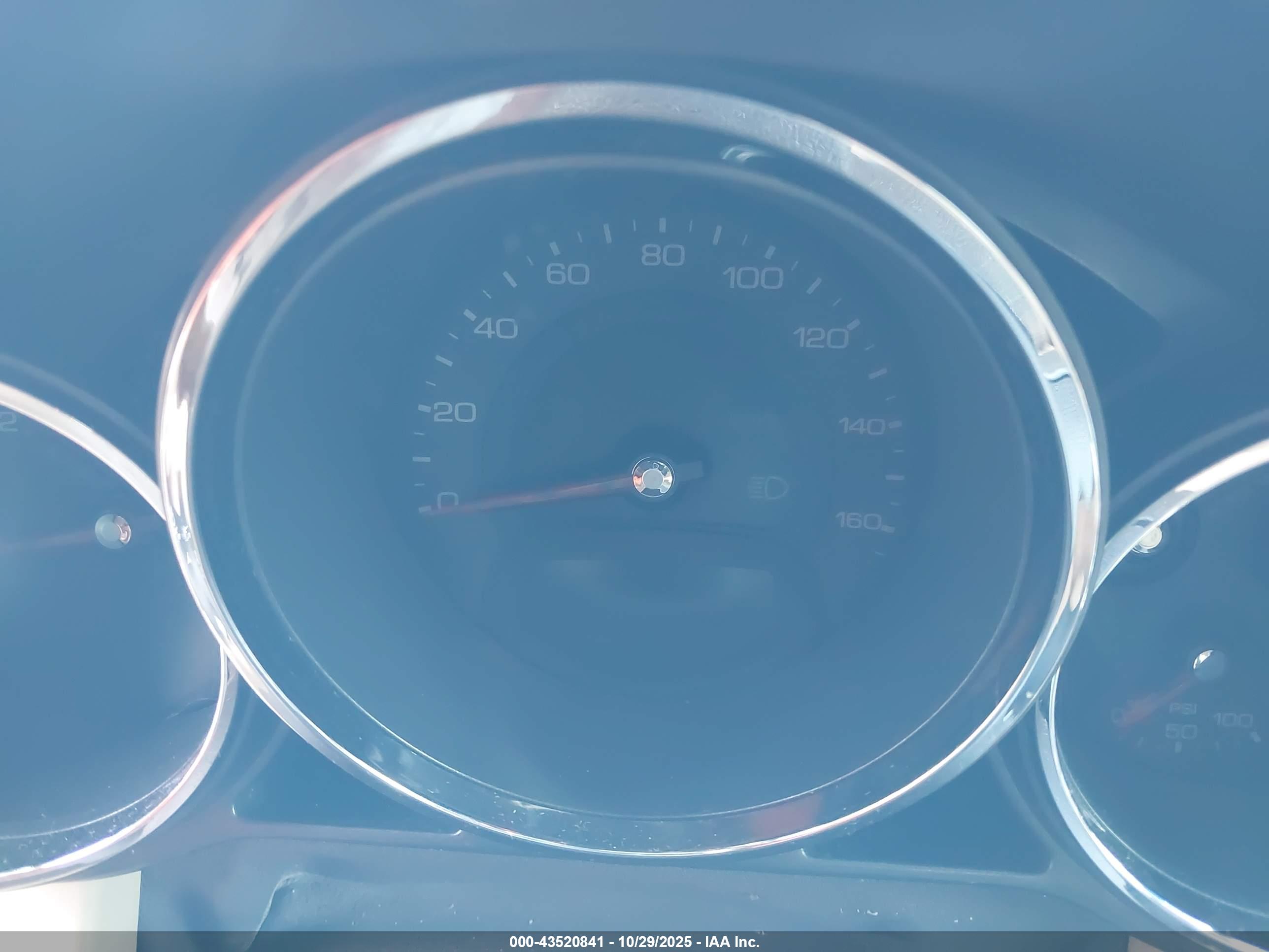 CADILLAC CTS image 7