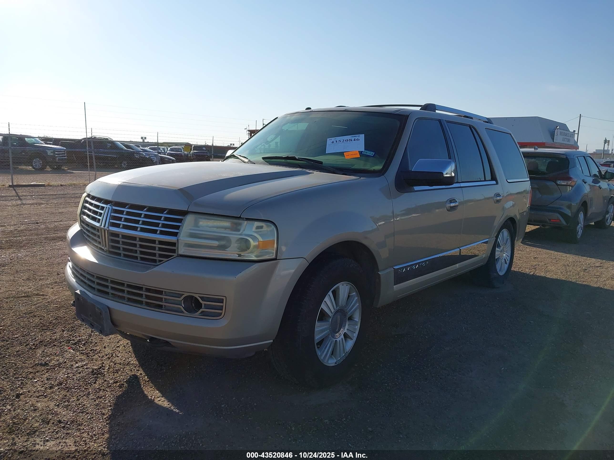 LINCOLN NAVIGATOR image 2