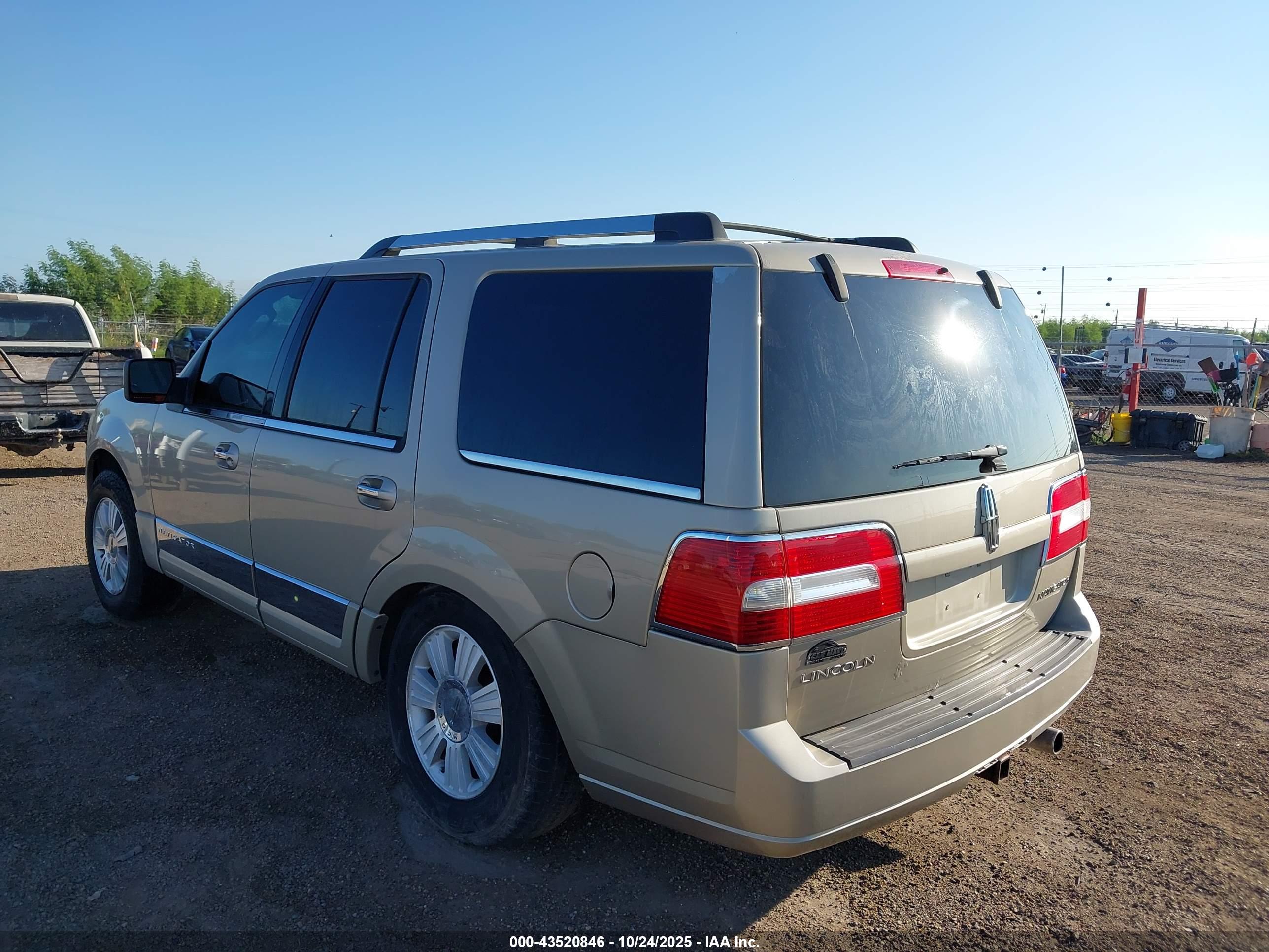 LINCOLN NAVIGATOR image 3