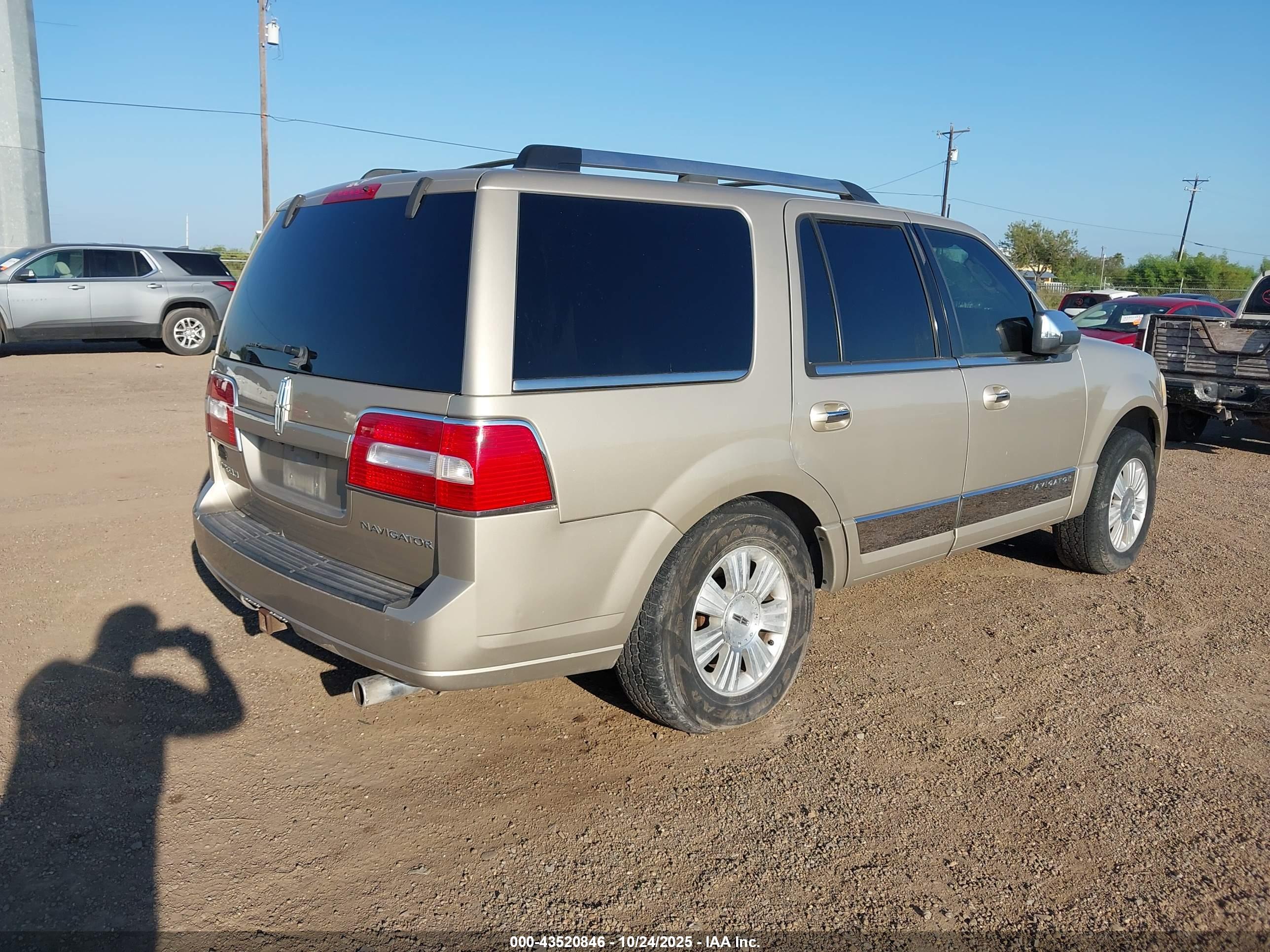 LINCOLN NAVIGATOR image 4