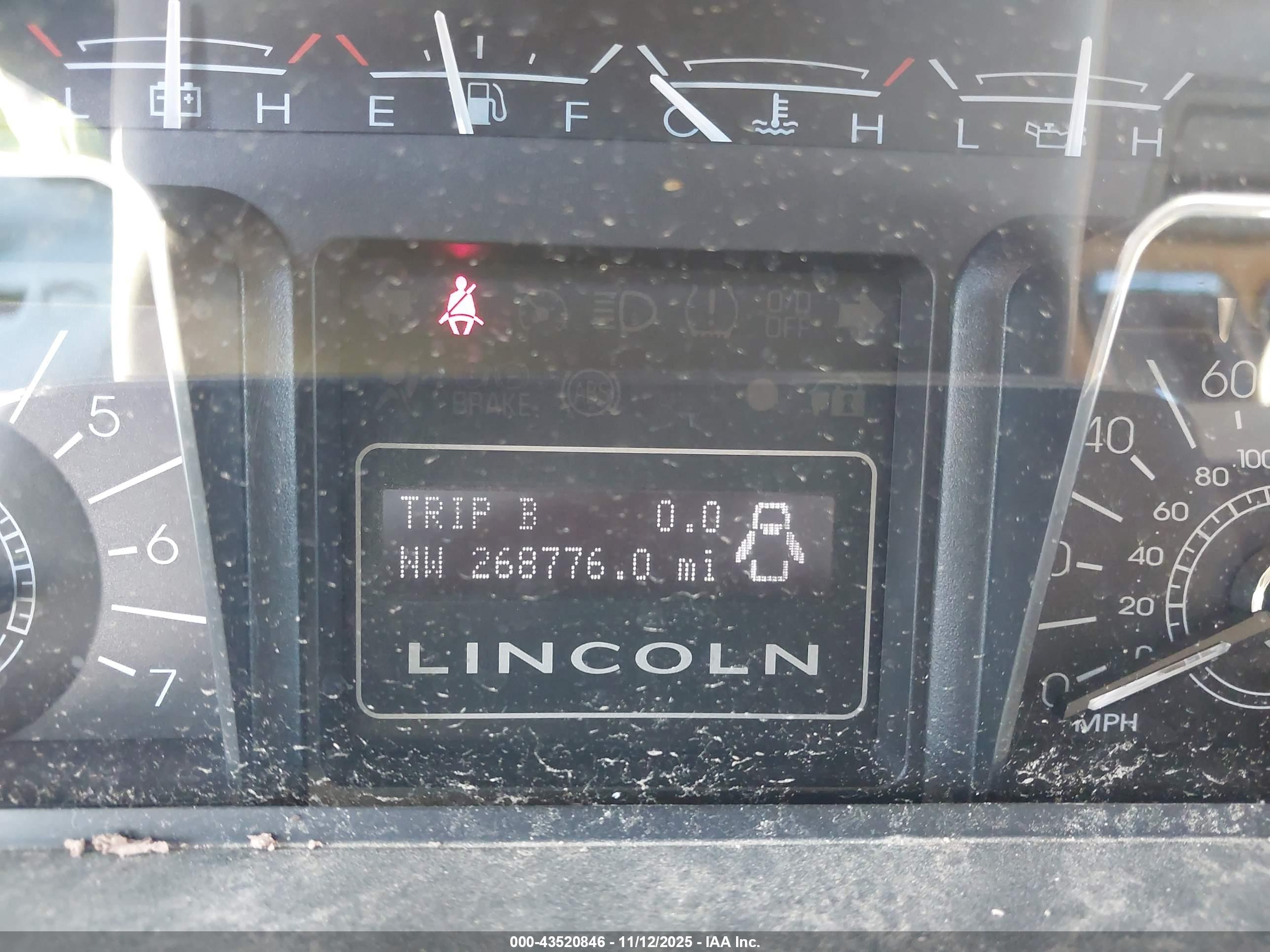 LINCOLN NAVIGATOR image 7