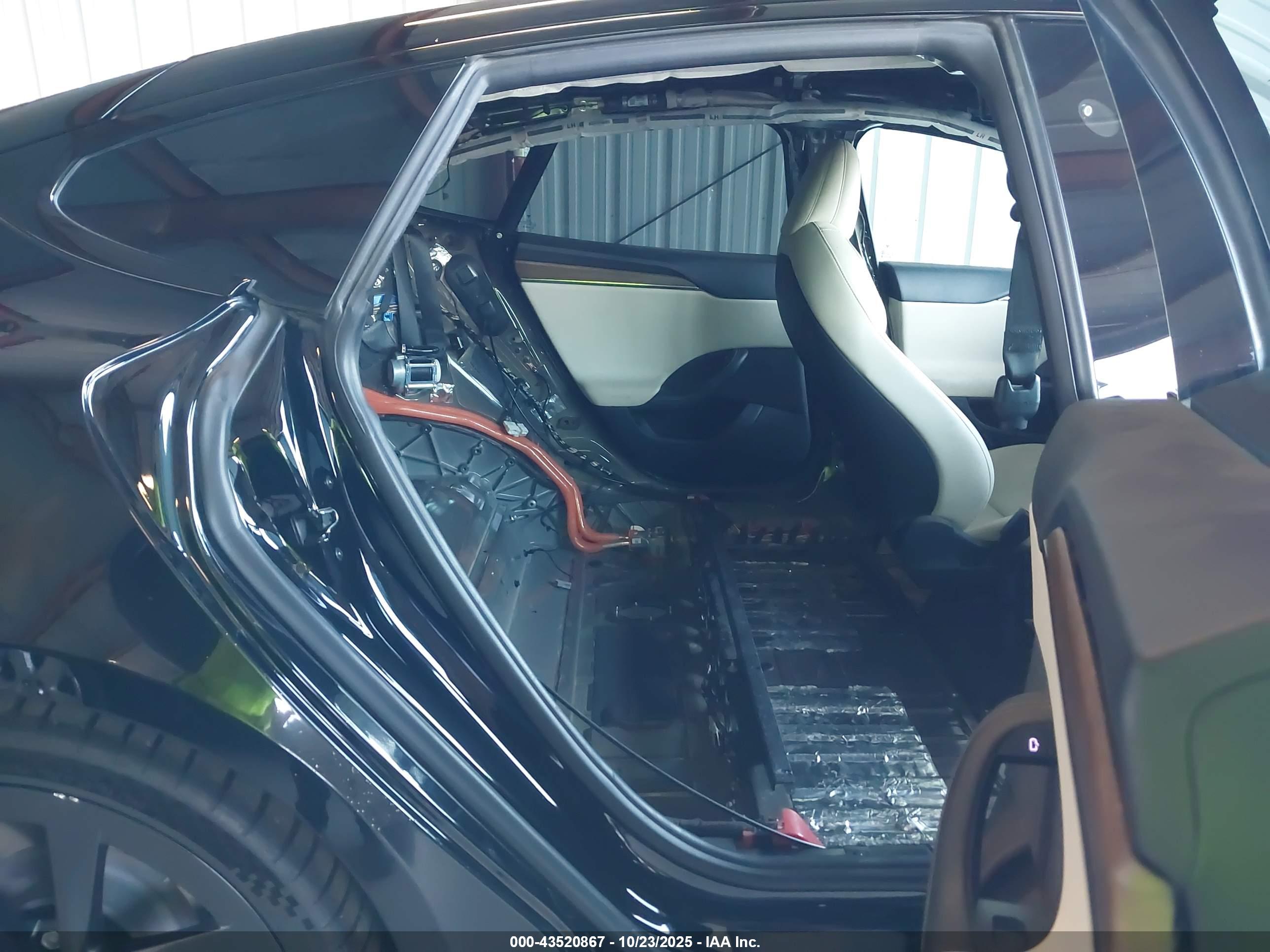 TESLA MODEL image 8