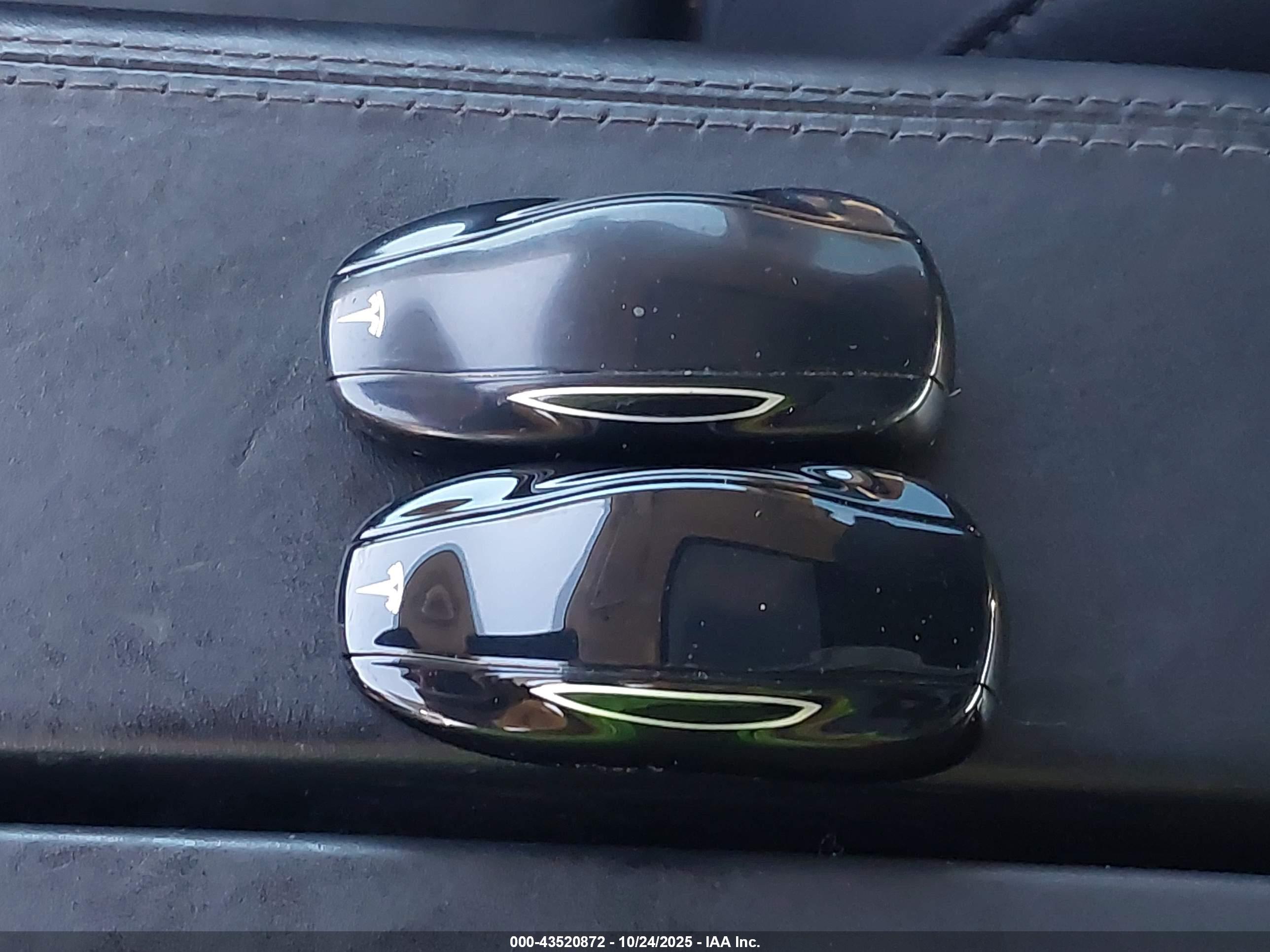TESLA MODEL image 11