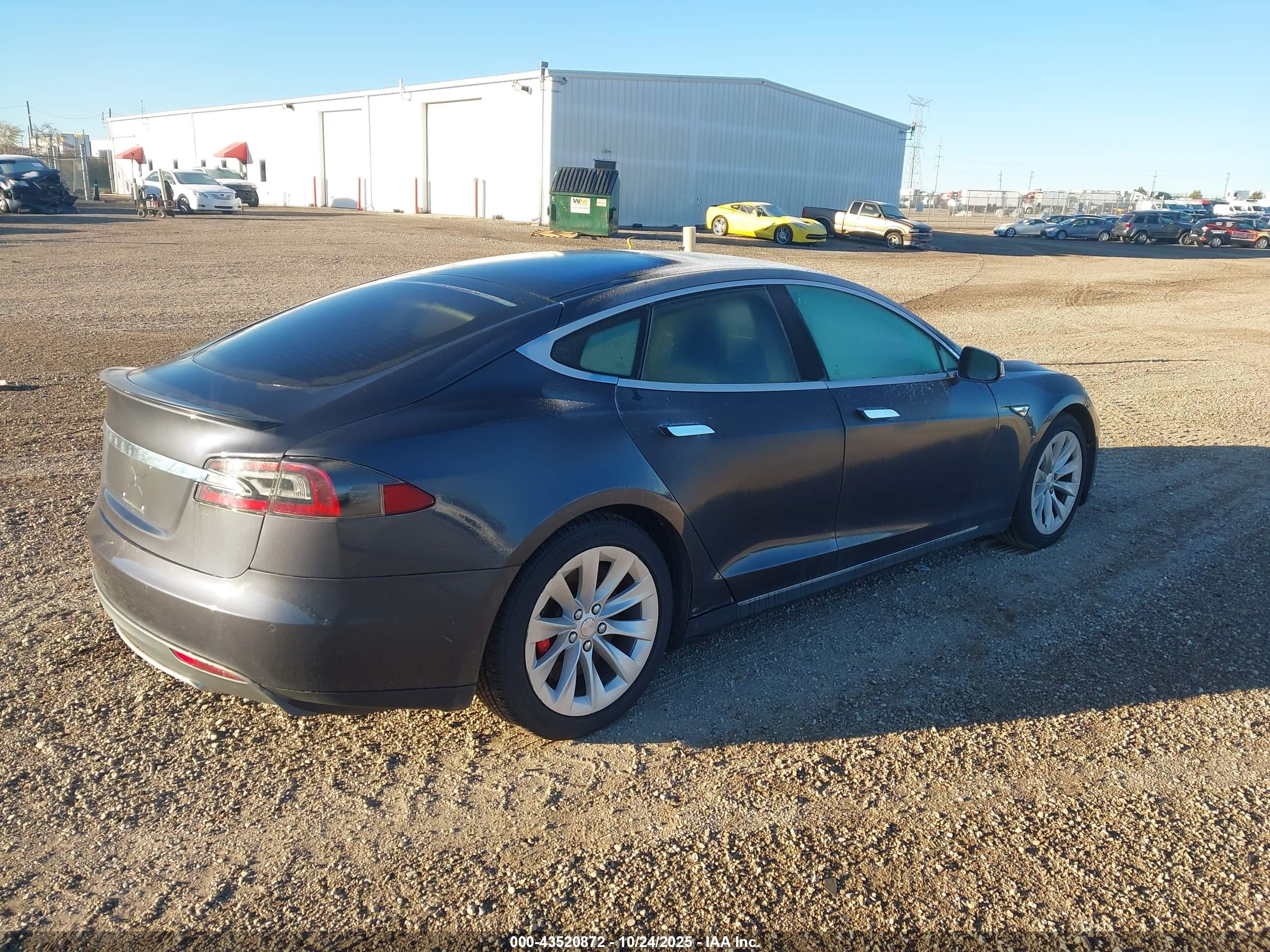 TESLA MODEL image 4