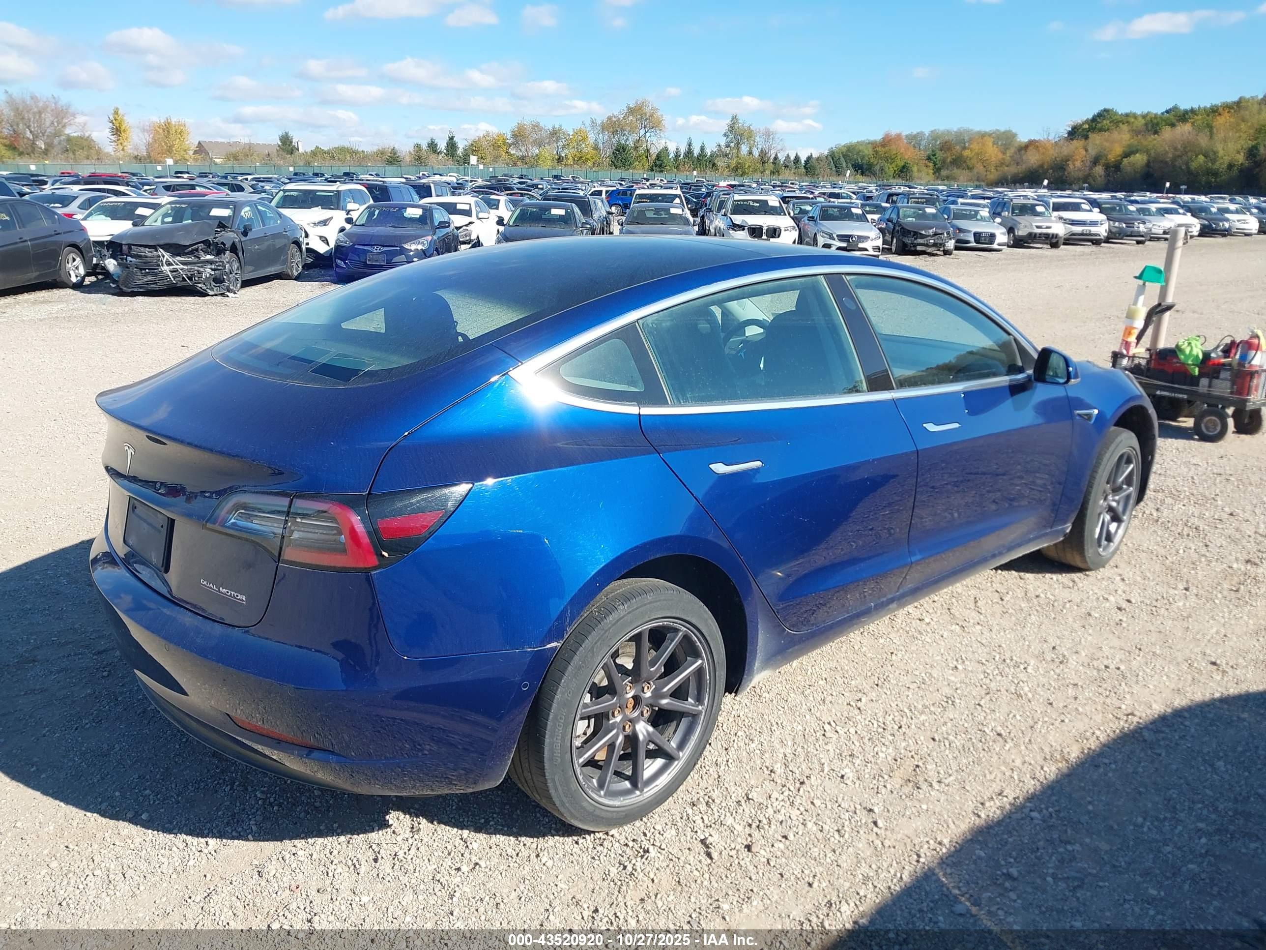 TESLA MODEL image 4