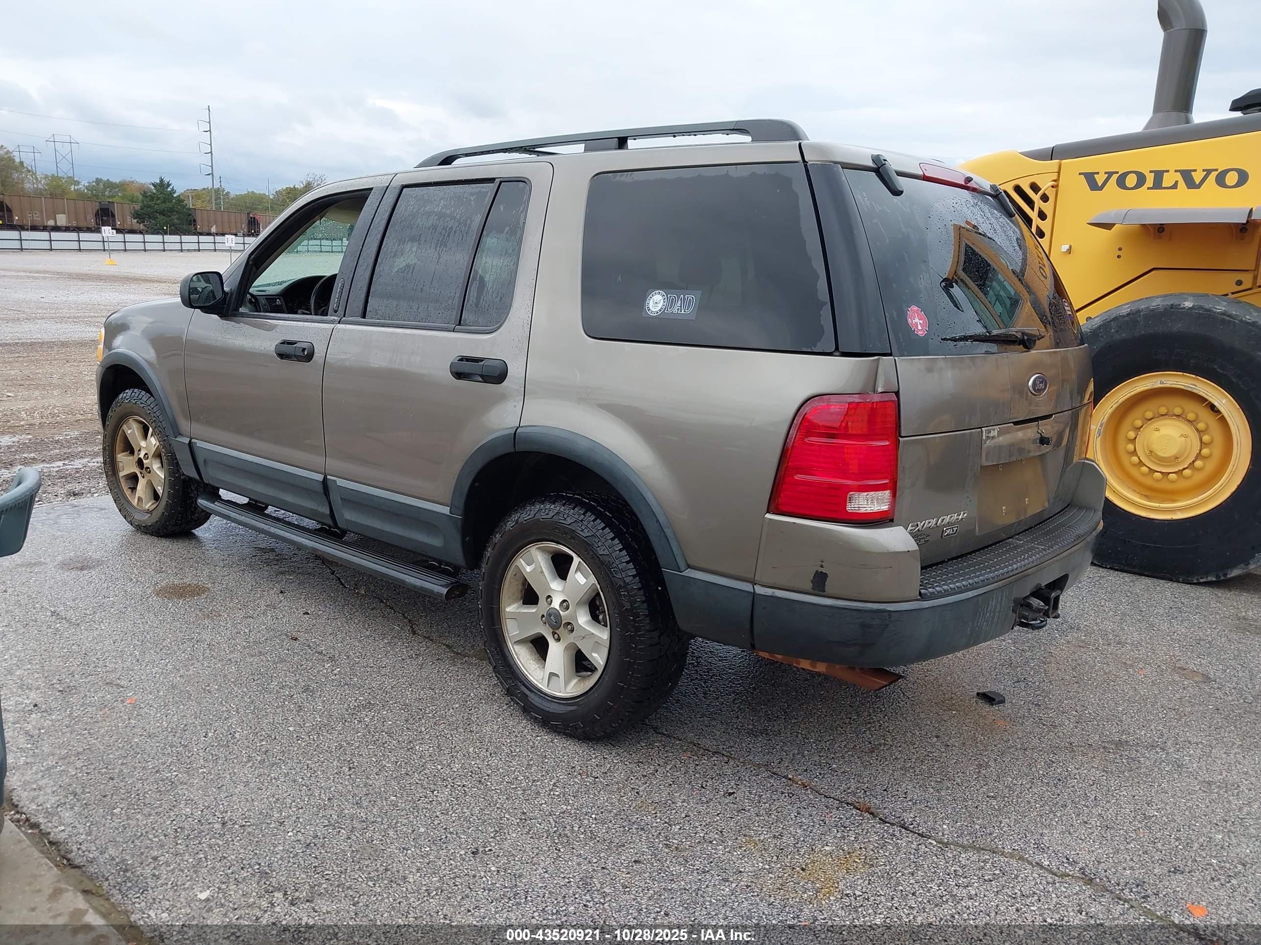 FORD EXPLORER image 3