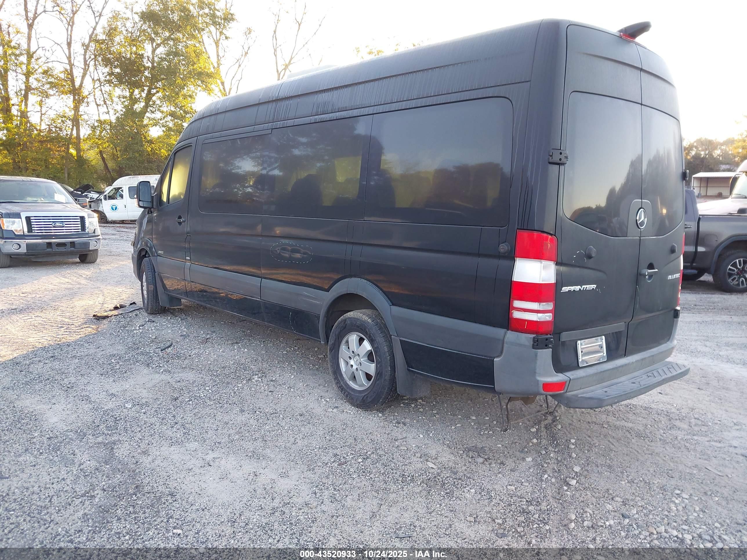 MERCEDES-BENZ SPRINTER image 3
