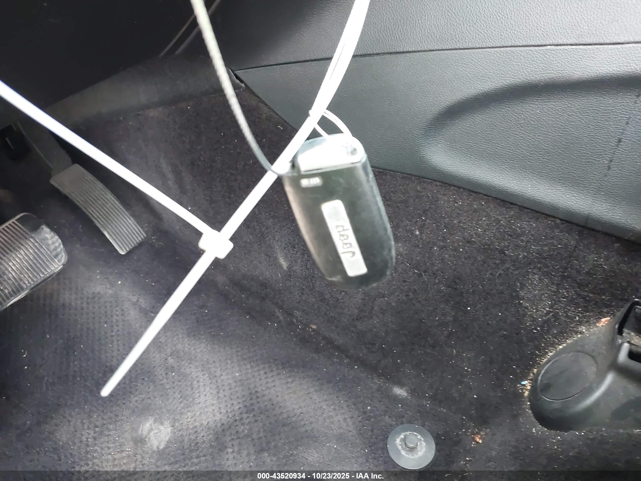 JEEP GRAND image 11