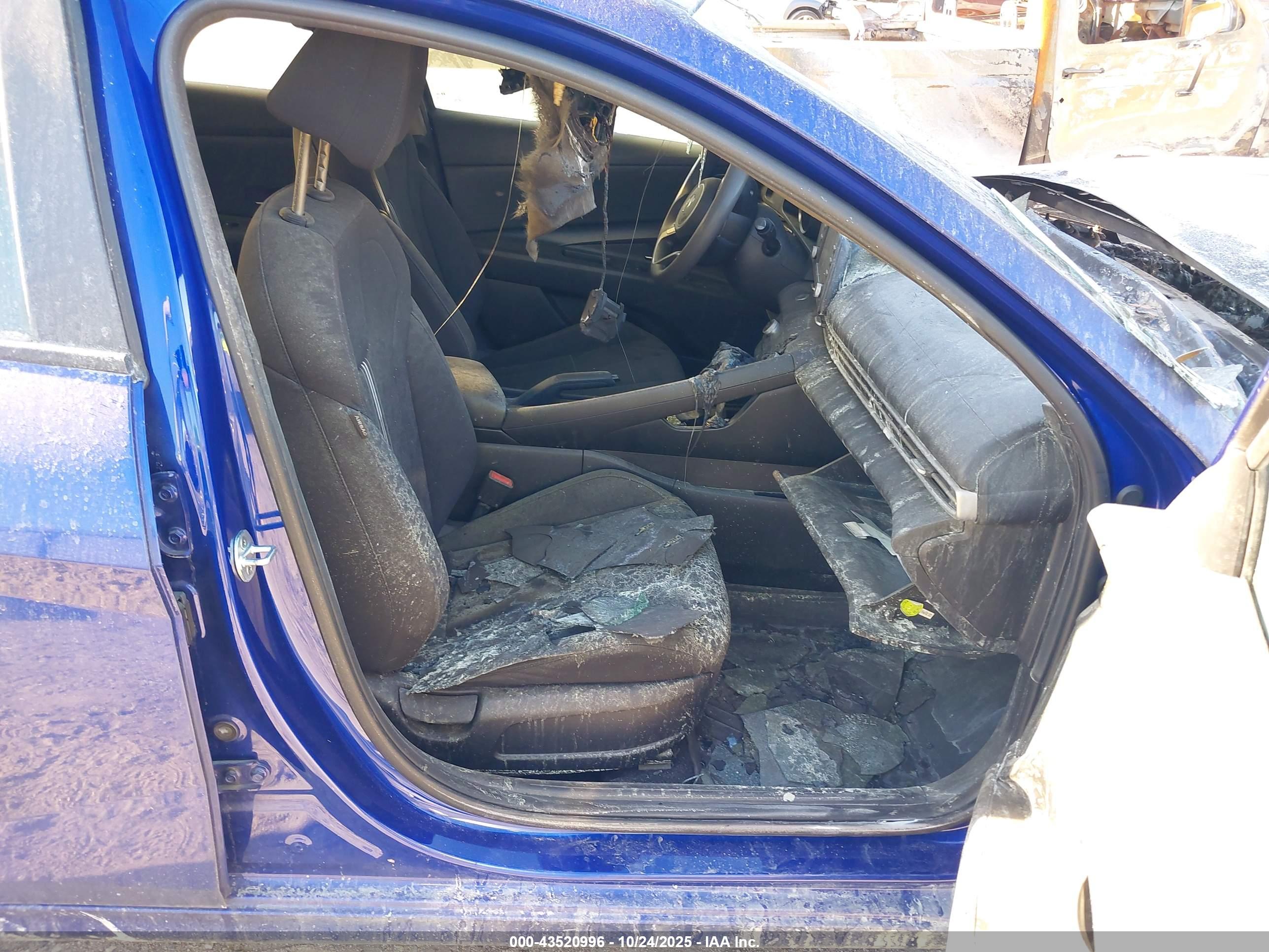 HYUNDAI ELANTRA image 5