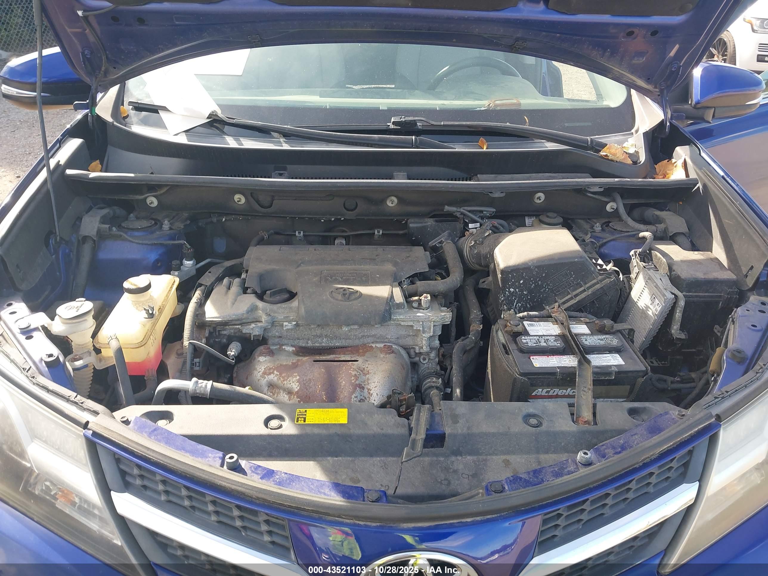 TOYOTA RAV4 image 10