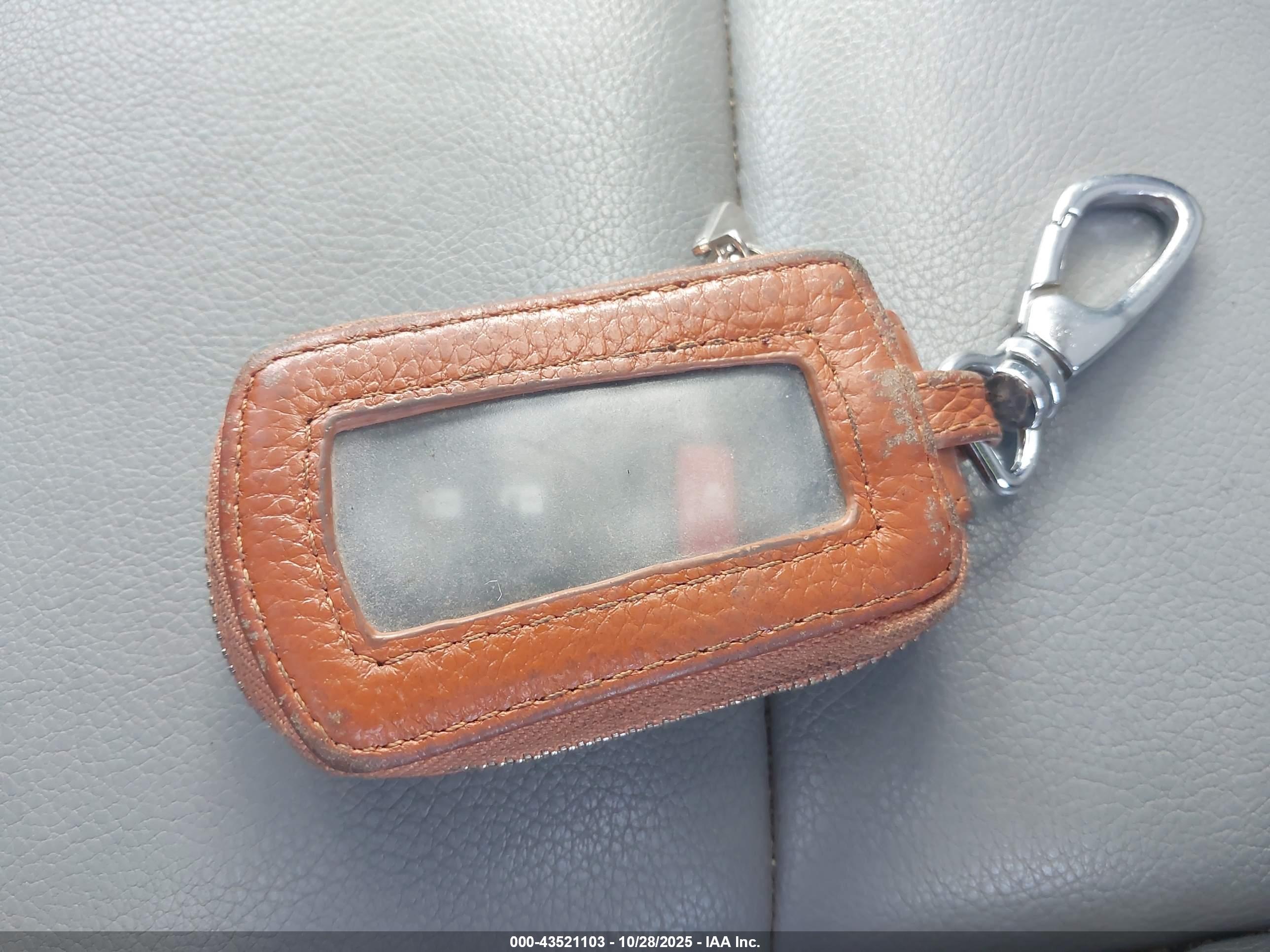TOYOTA RAV4 image 11