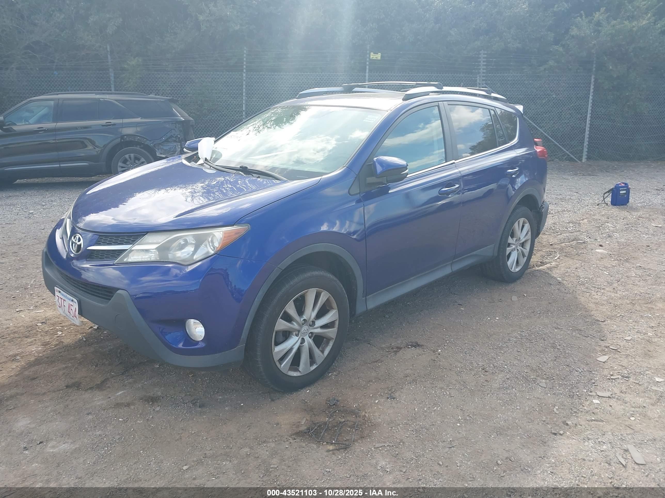 TOYOTA RAV4 image 2