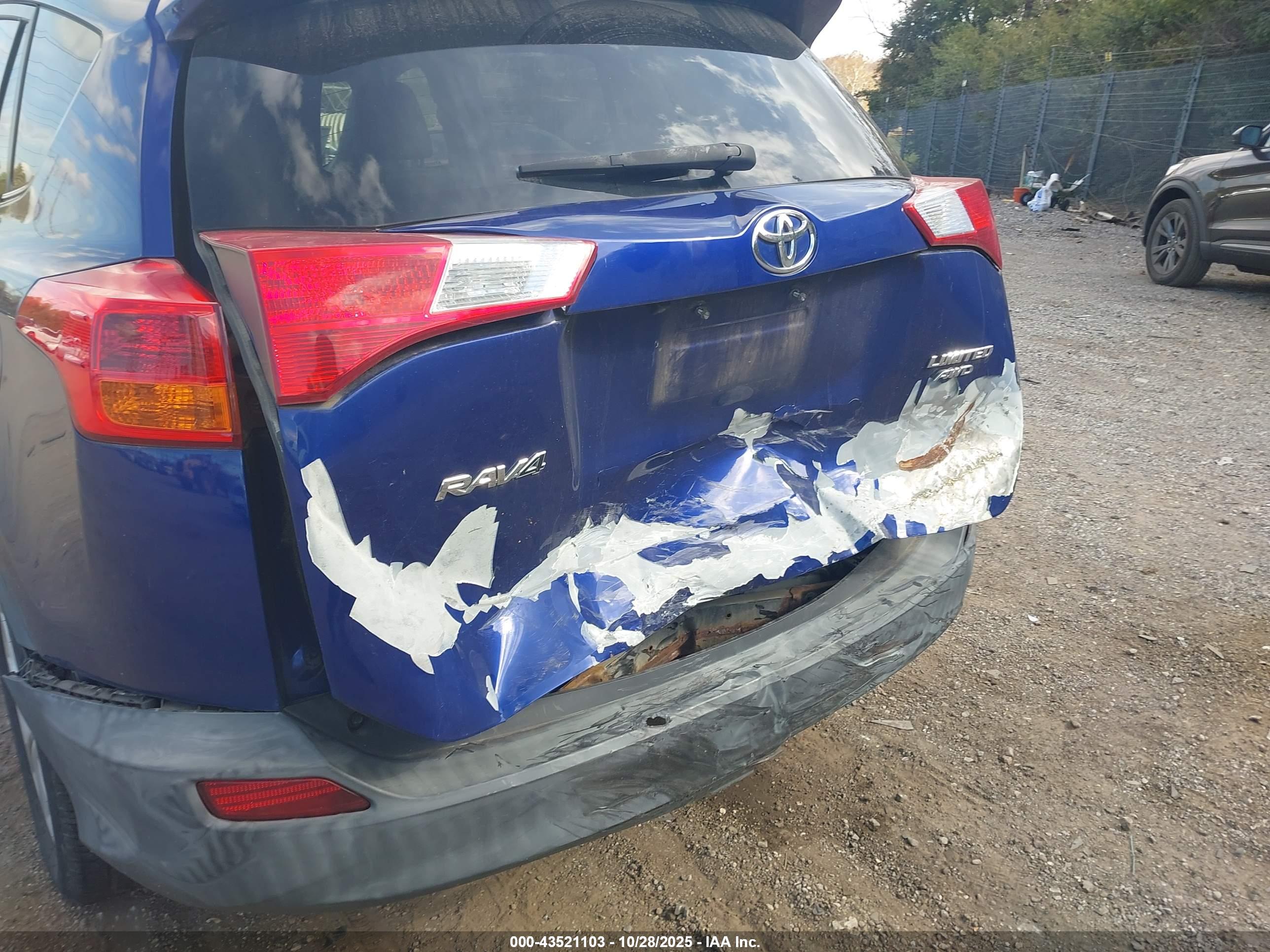 TOYOTA RAV4 image 6