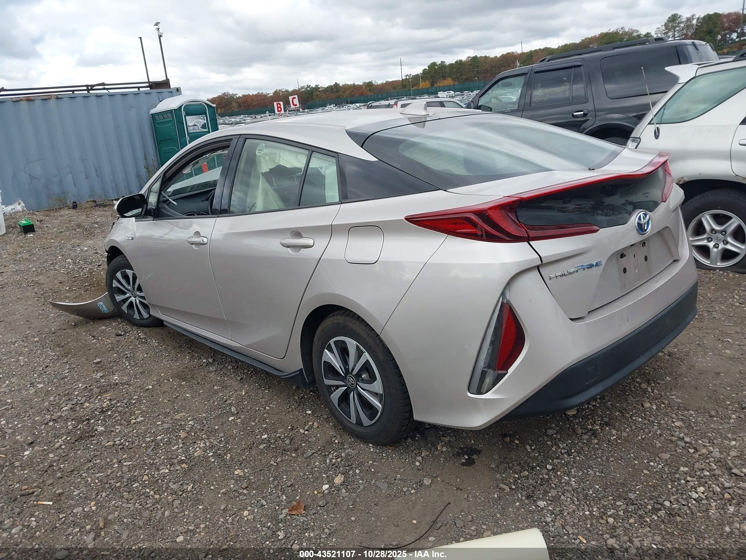 TOYOTA PRIUS image 3