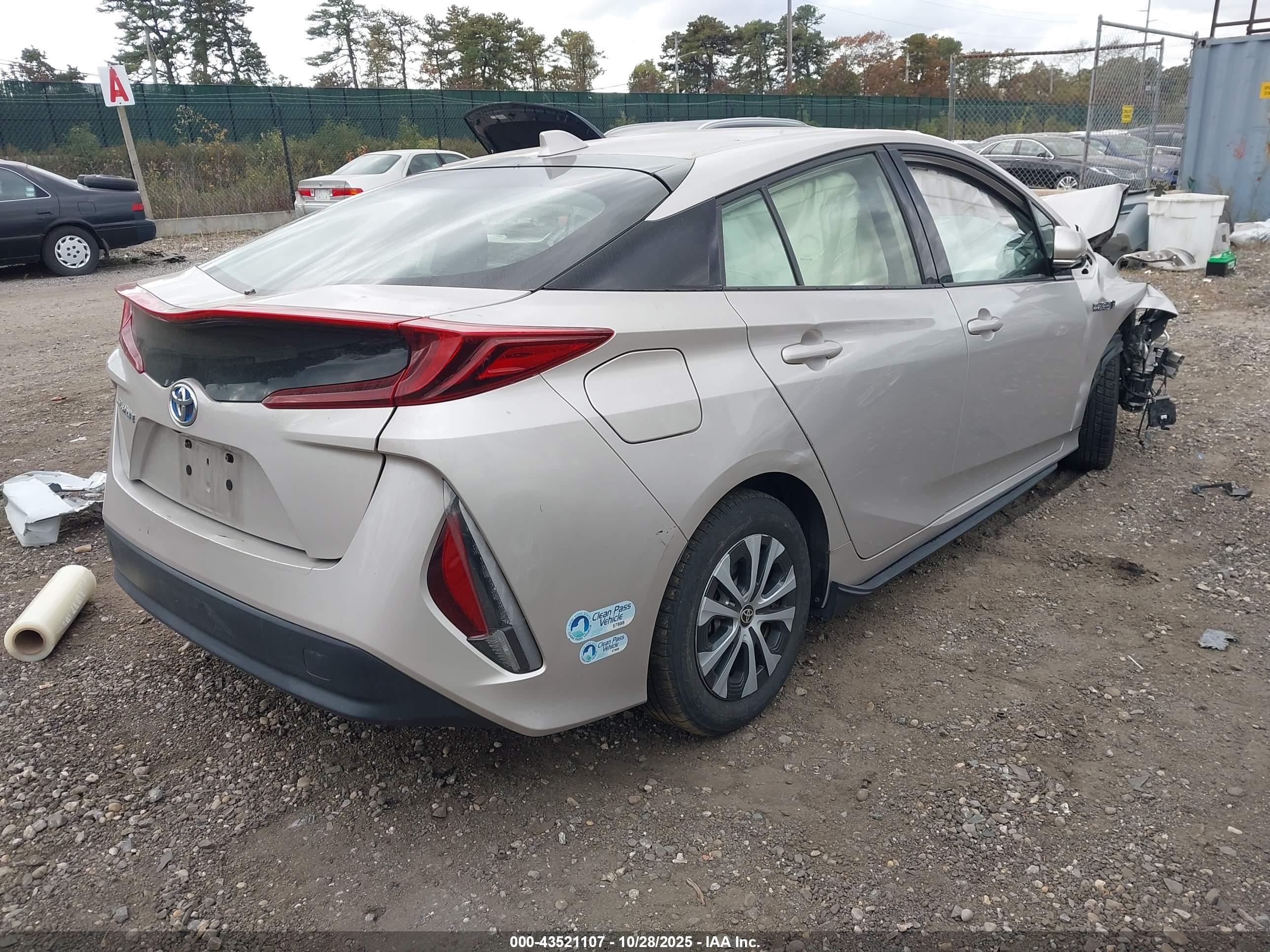 TOYOTA PRIUS image 4