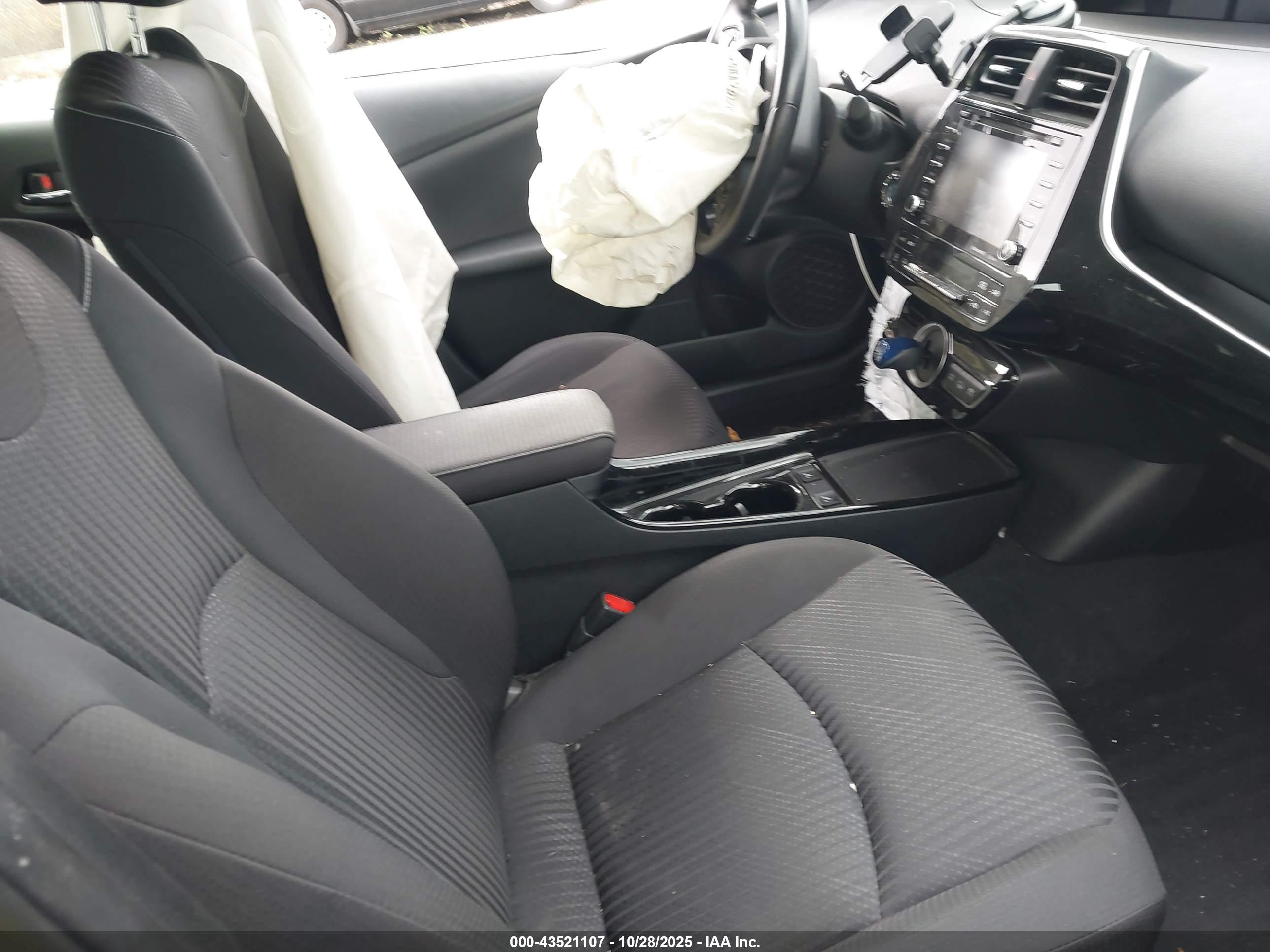 TOYOTA PRIUS image 5