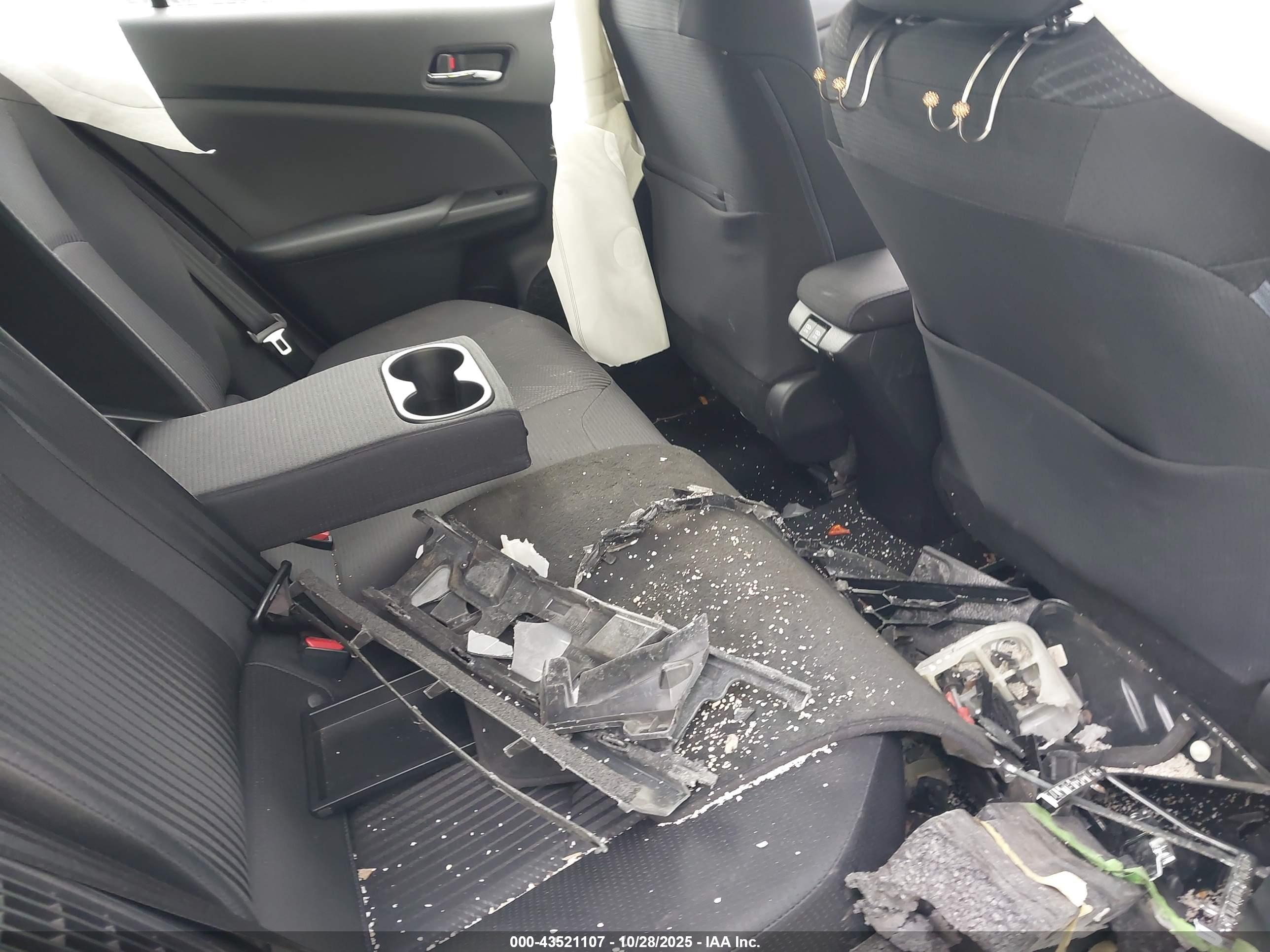 TOYOTA PRIUS image 8