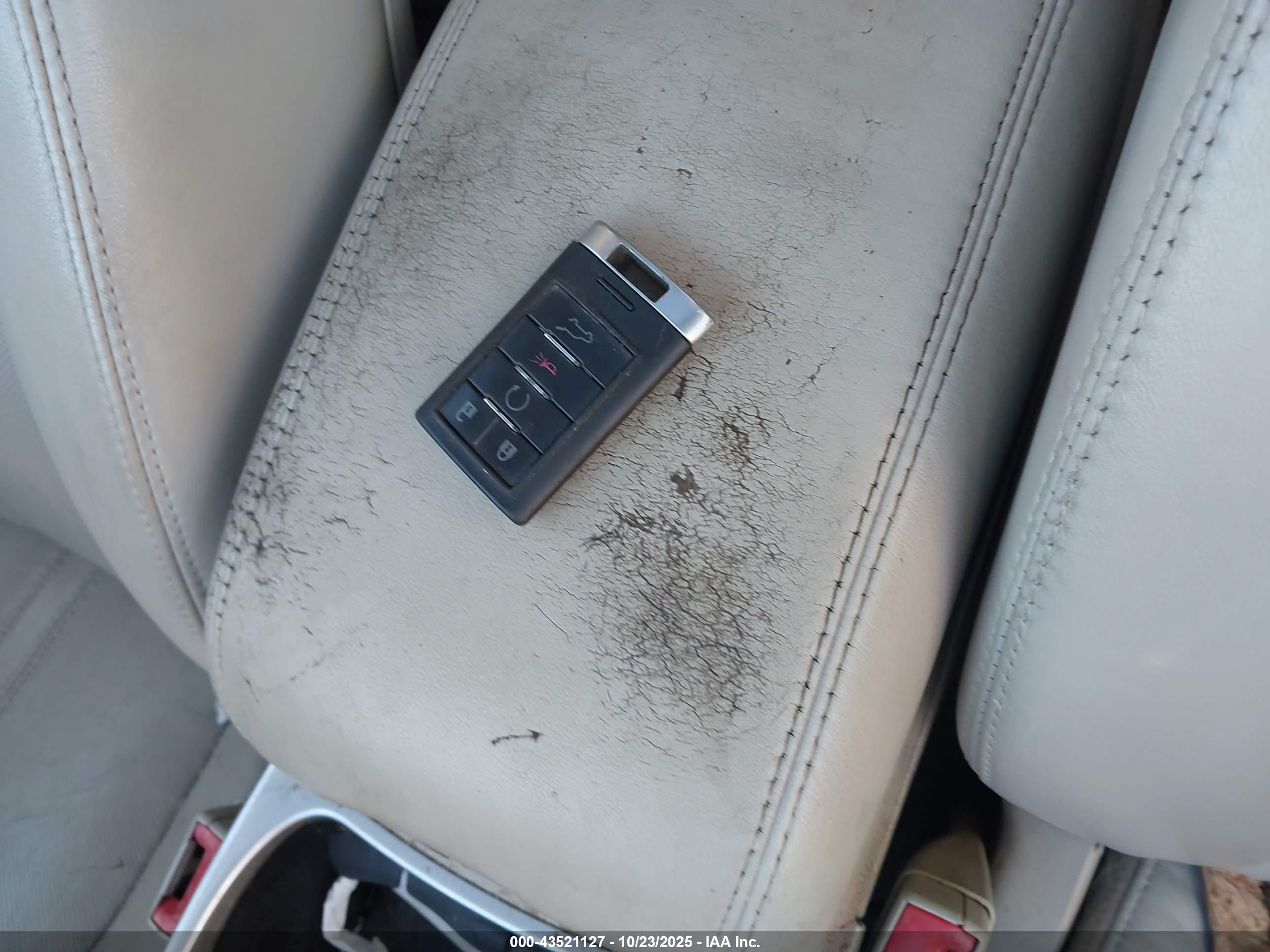 CADILLAC SRX image 11
