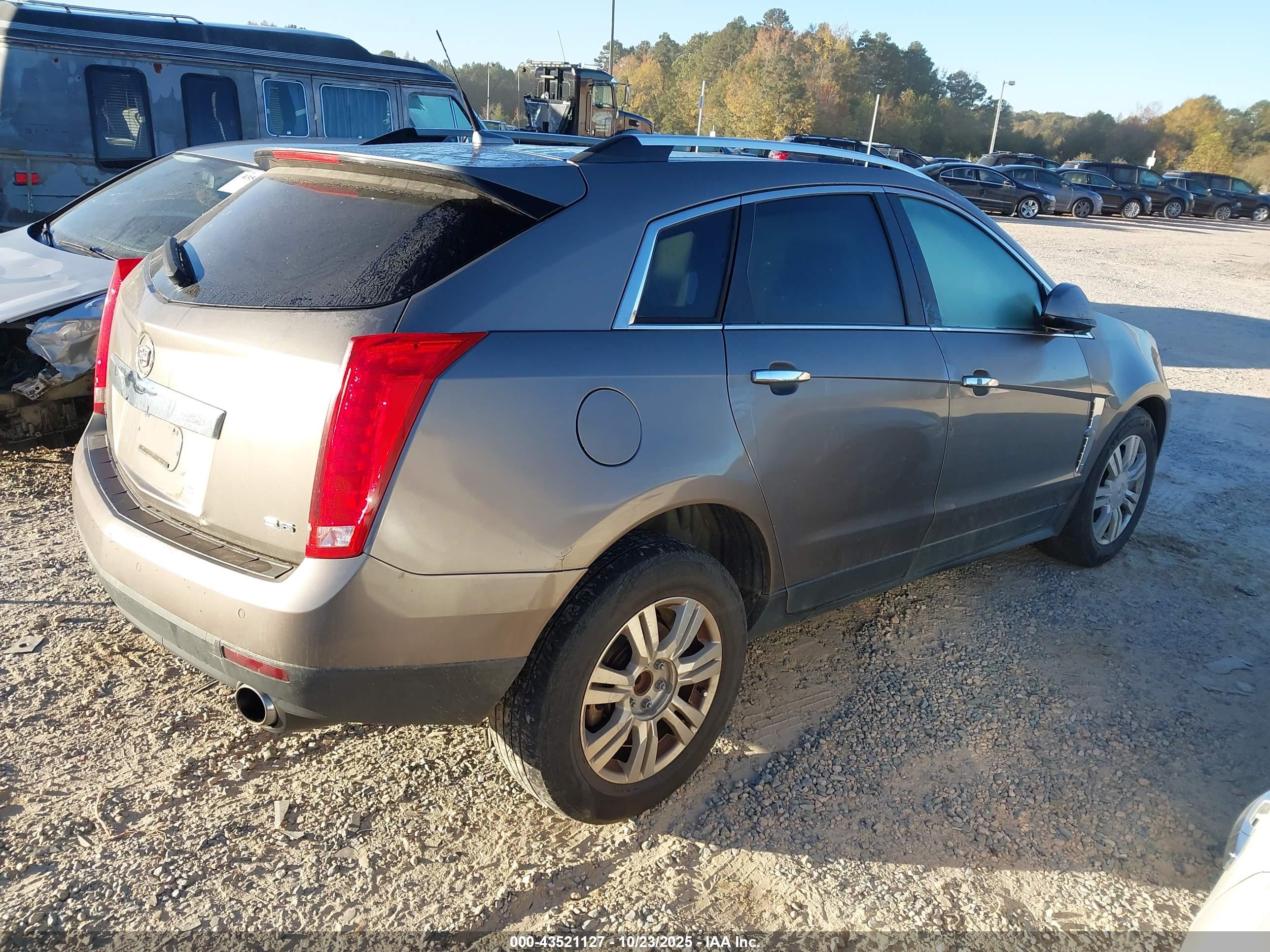 CADILLAC SRX image 4