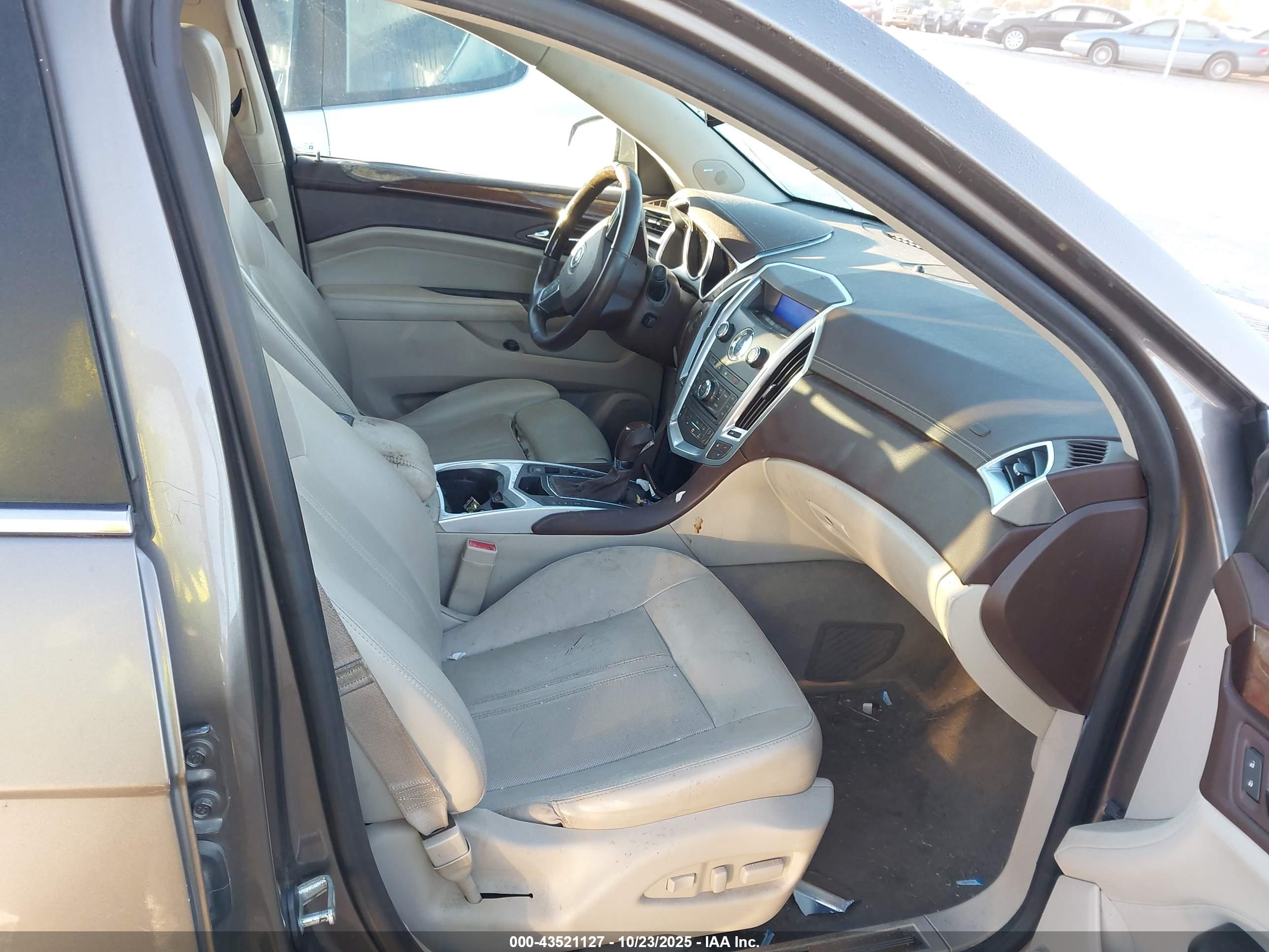 CADILLAC SRX image 5