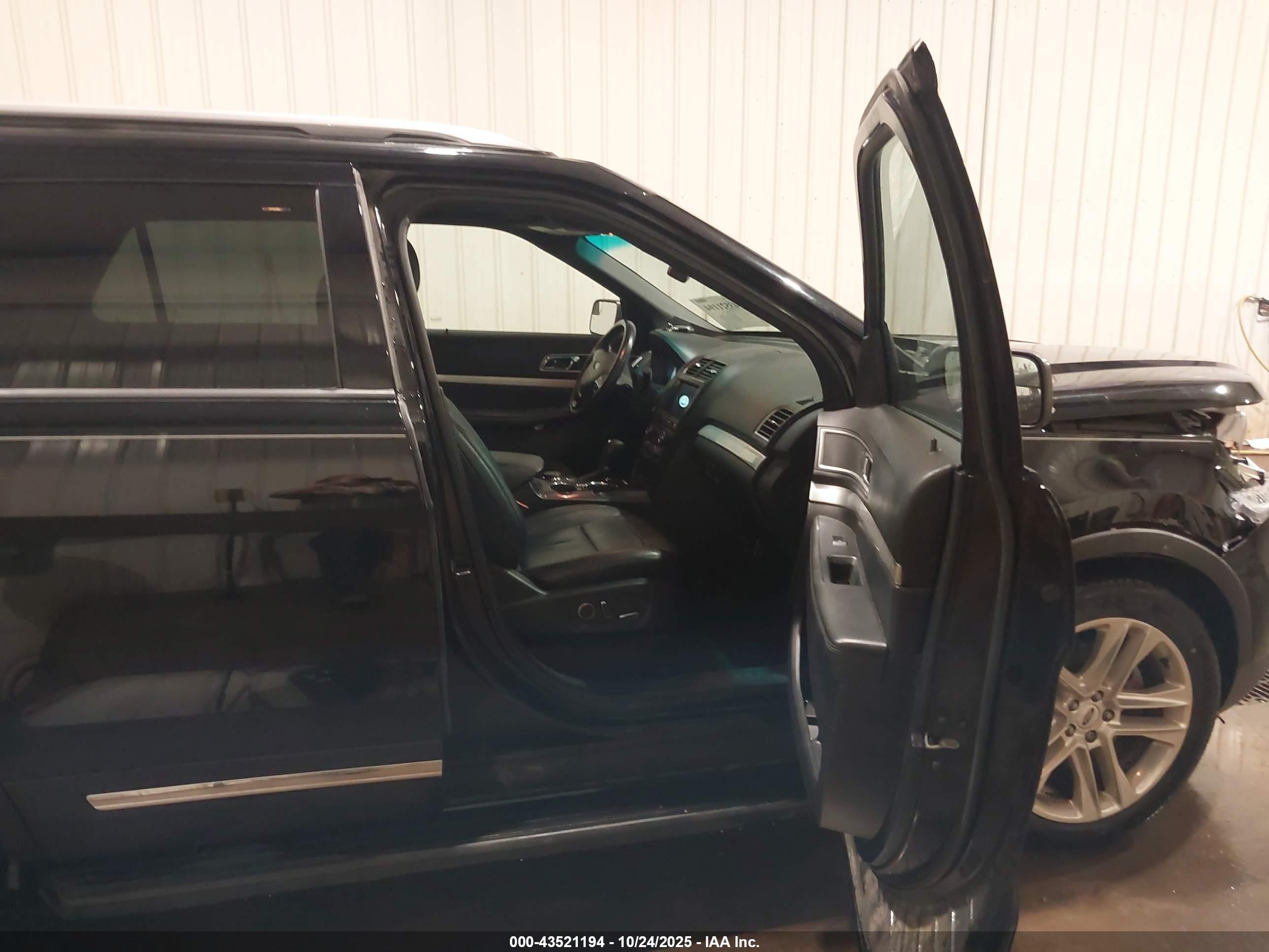 FORD EXPLORER image 5
