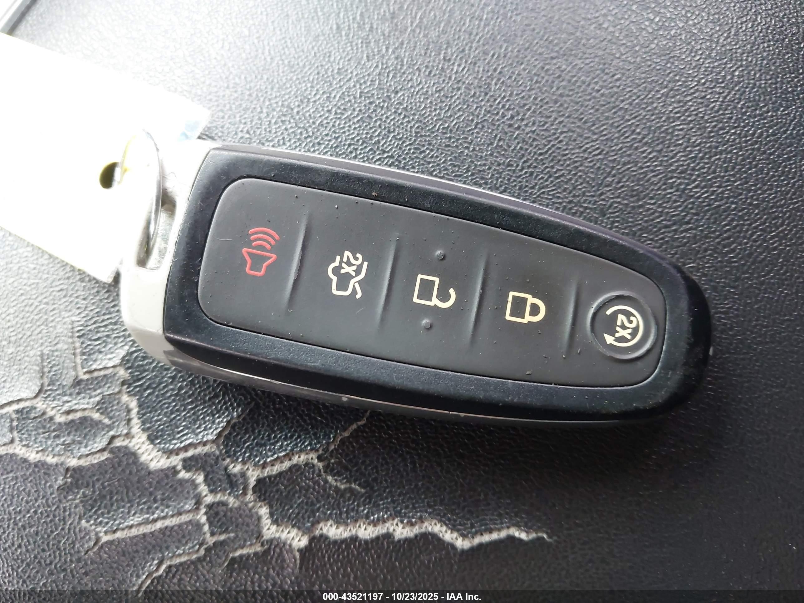 FORD TAURUS image 11