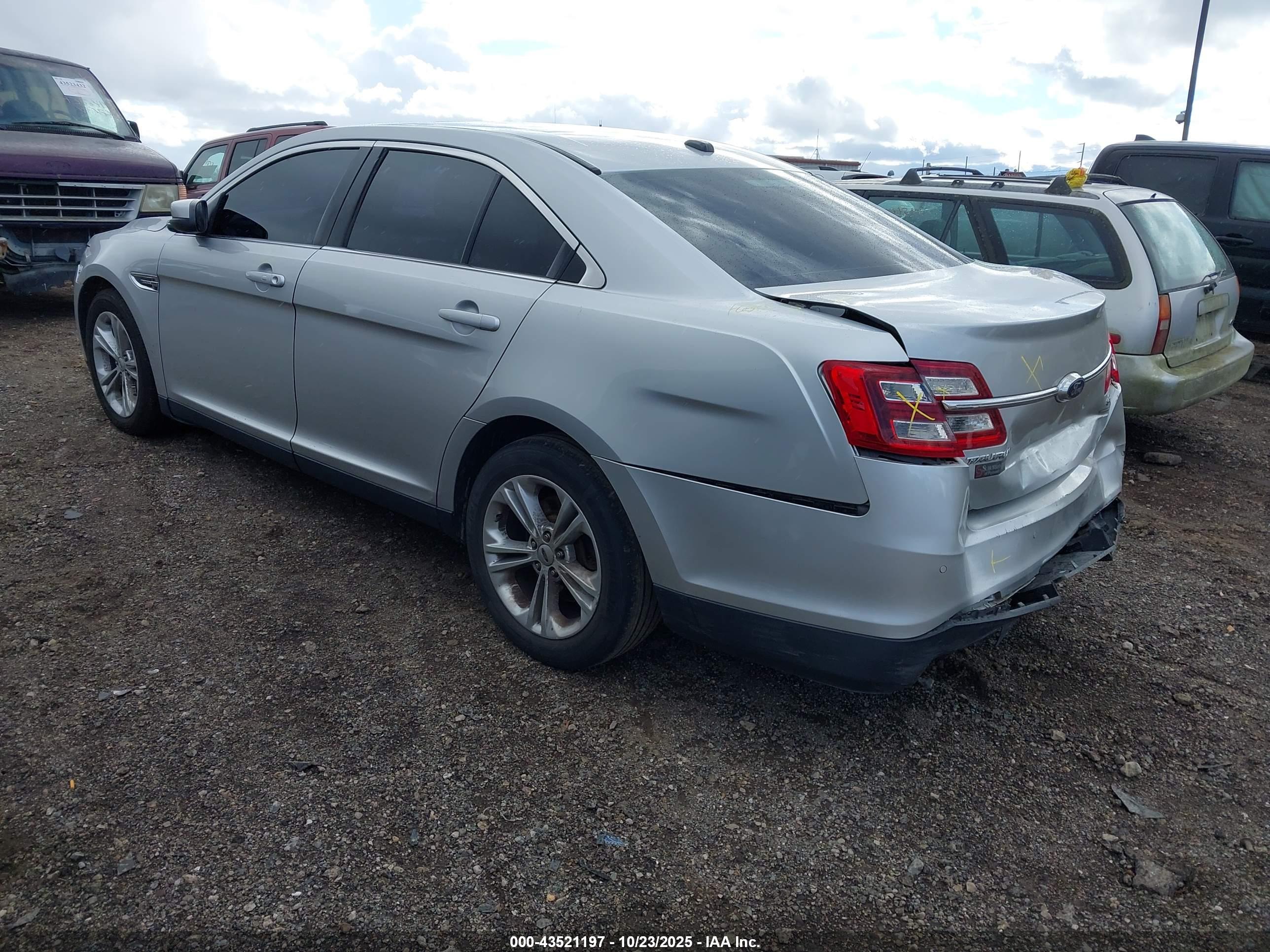 FORD TAURUS image 3