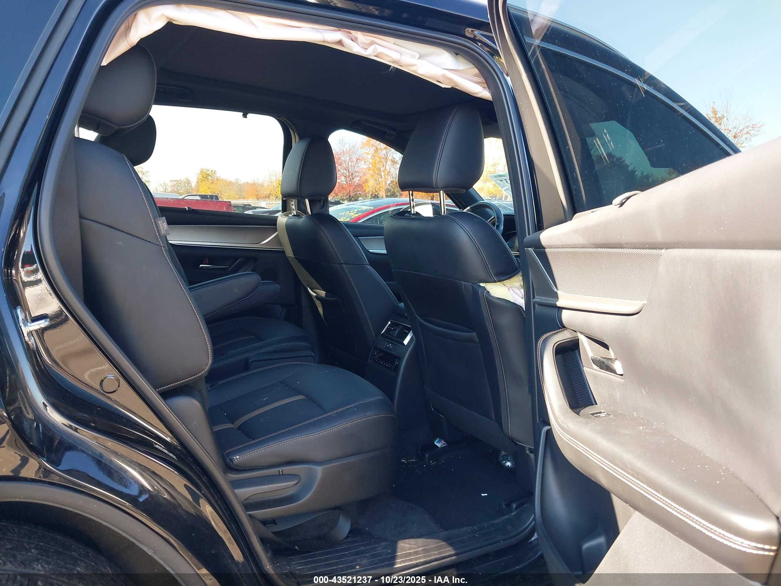MAZDA CX-90 image 8