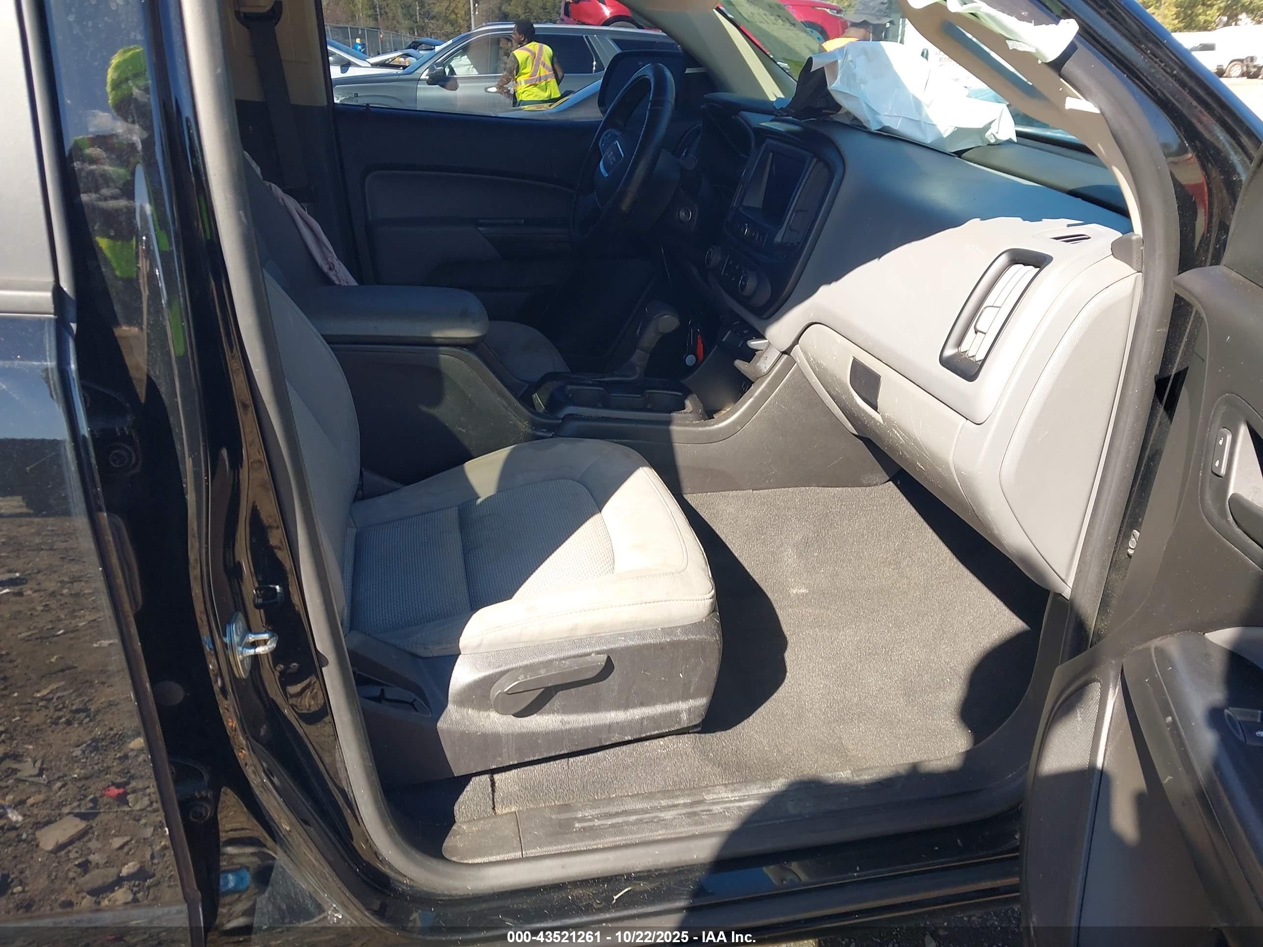 GMC CANYON image 5