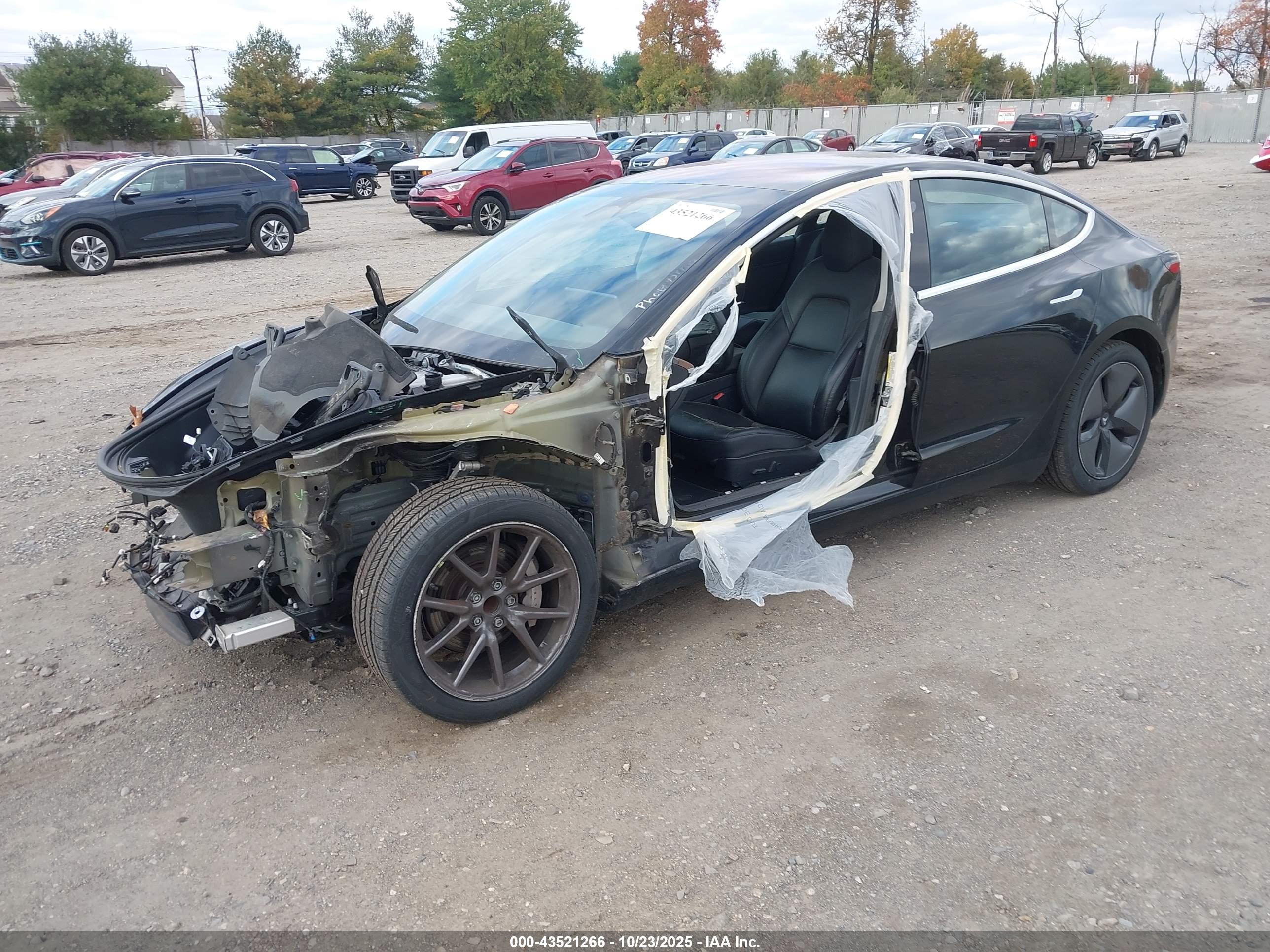 TESLA MODEL image 2