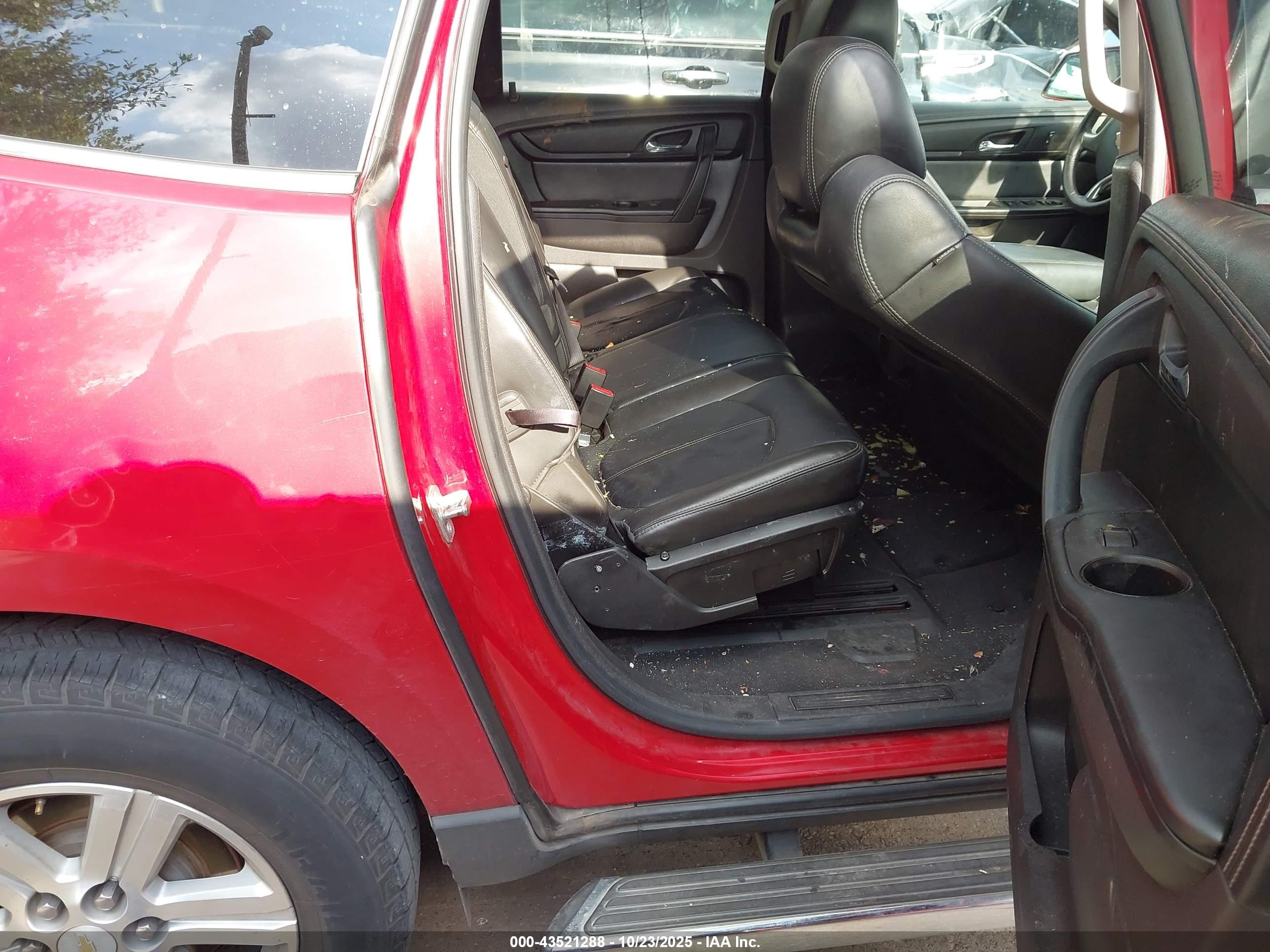 CHEVROLET TRAVERSE image 8