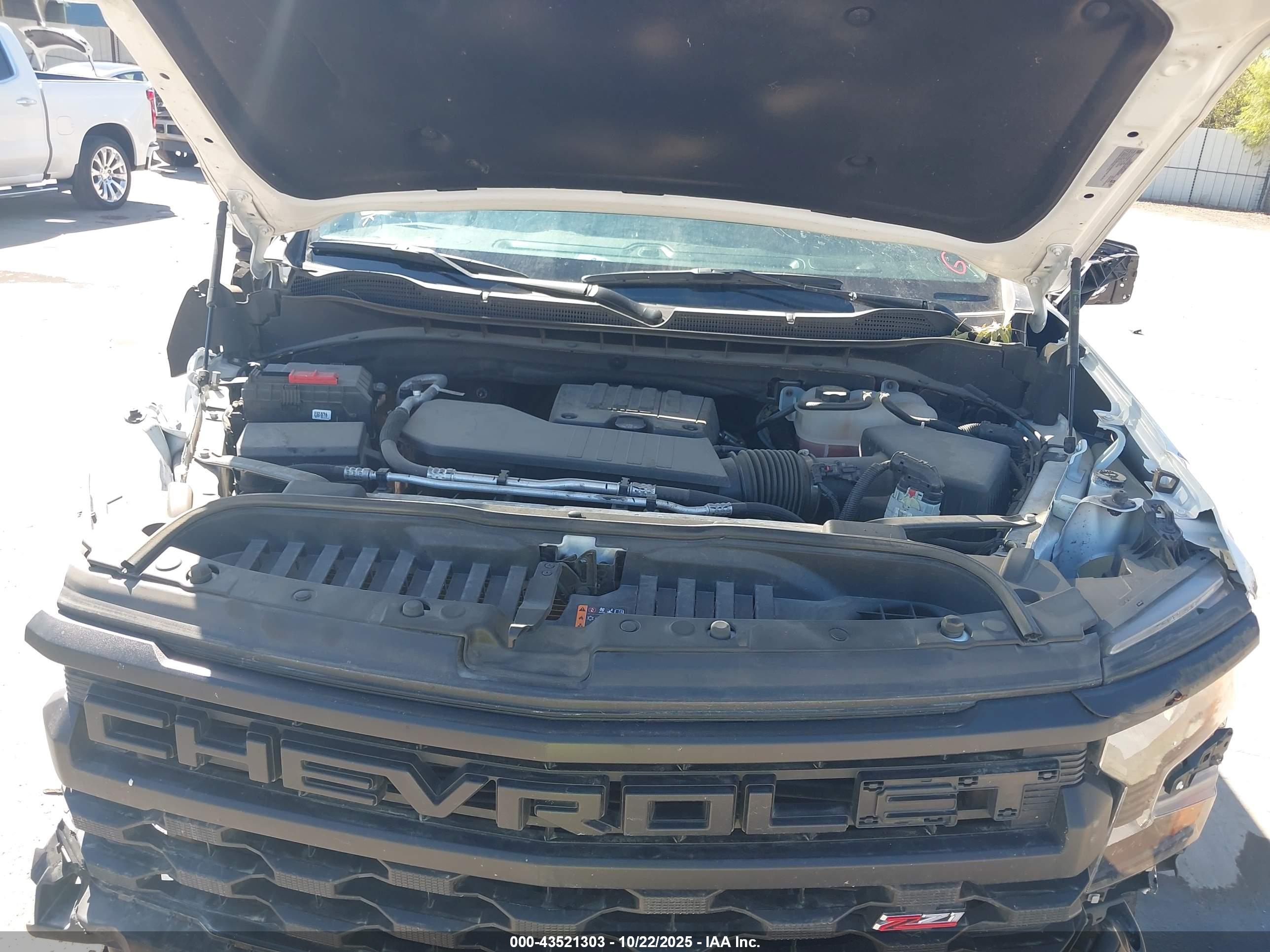 CHEVROLET SILVERADO image 10