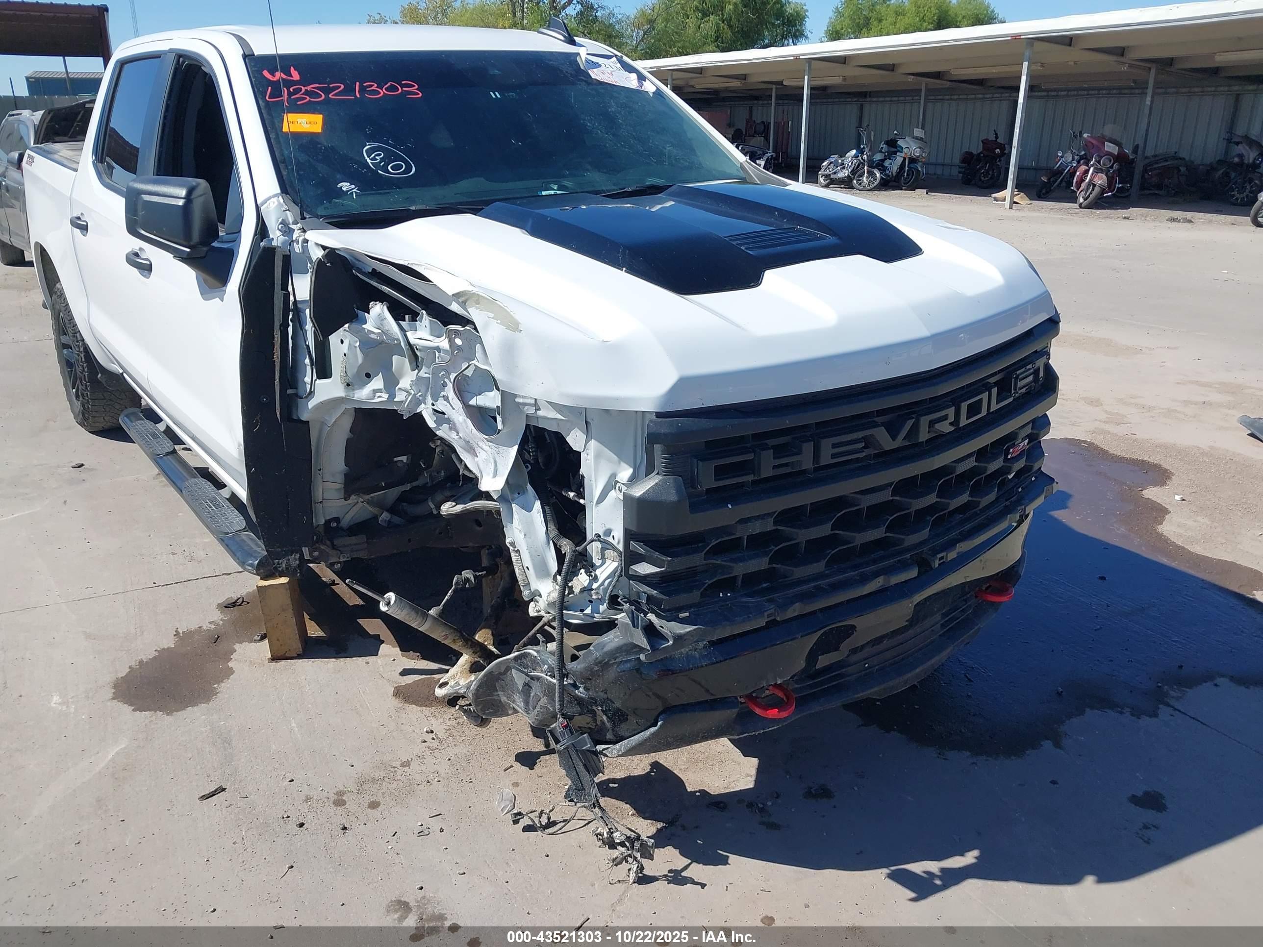 CHEVROLET SILVERADO image 6