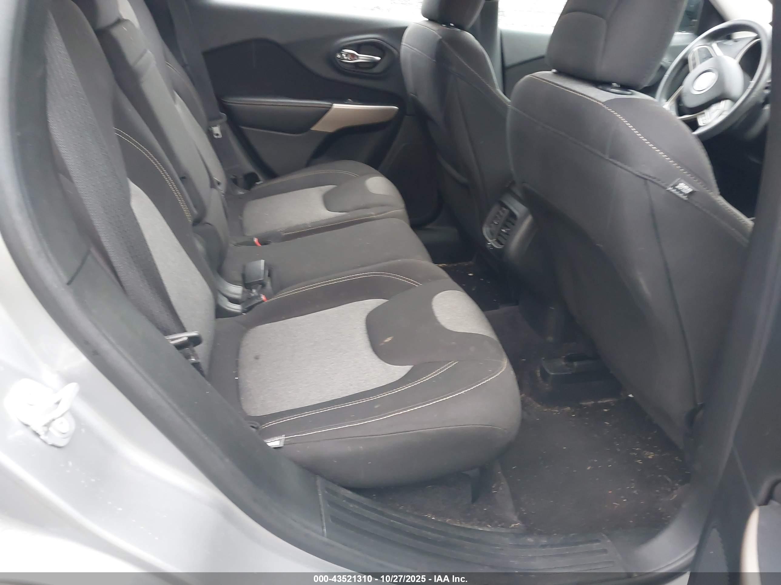 JEEP CHEROKEE image 8