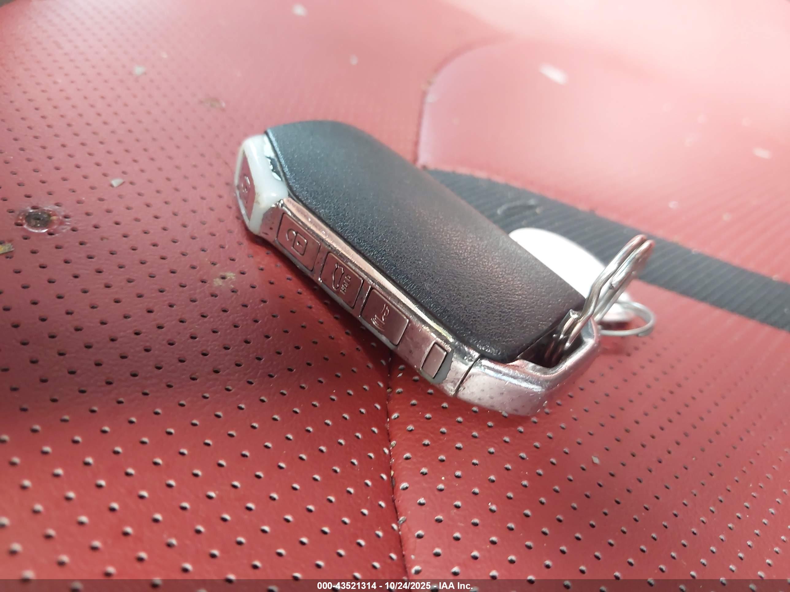 KIA K5 image 11