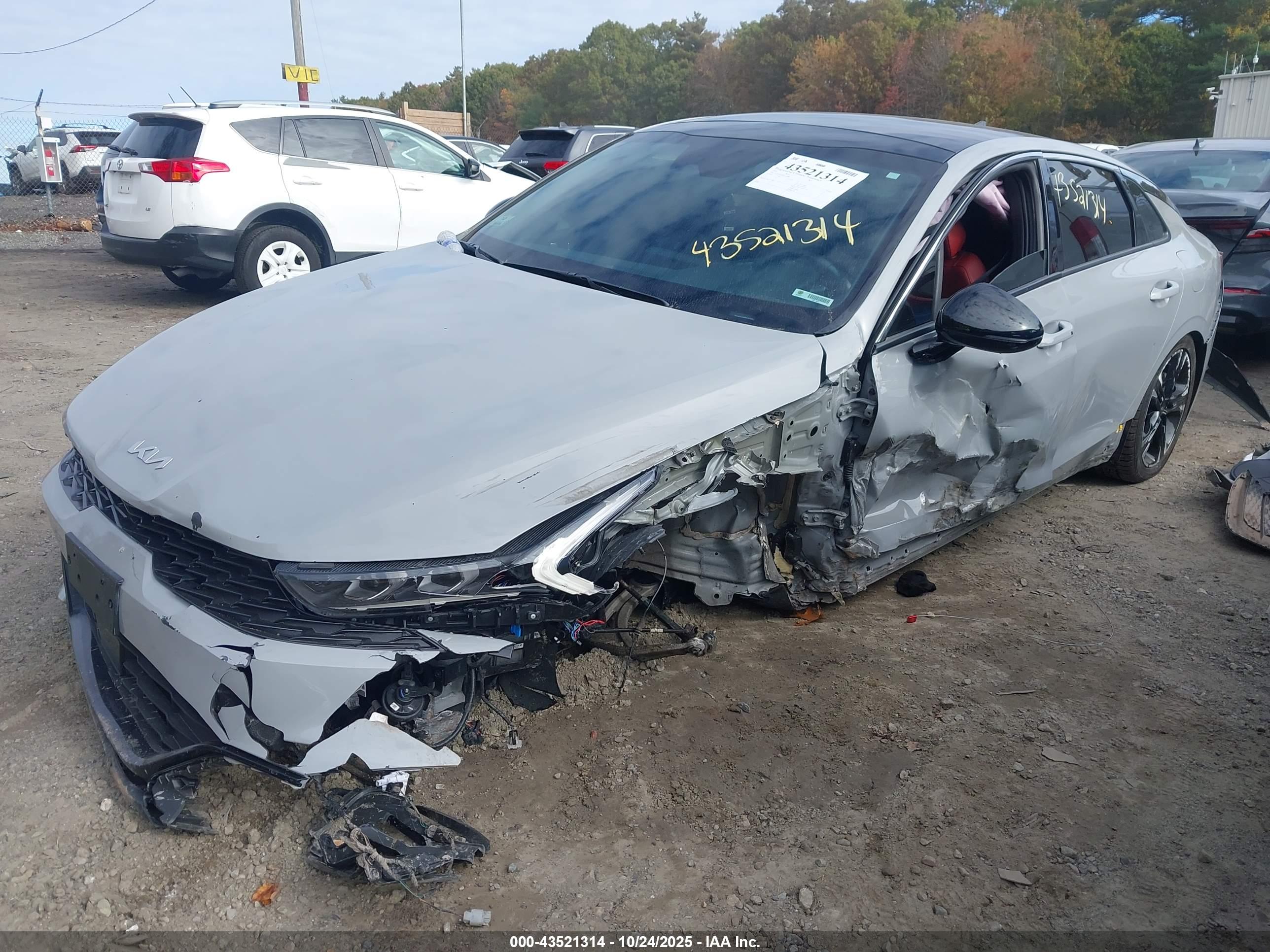 KIA K5 image 2