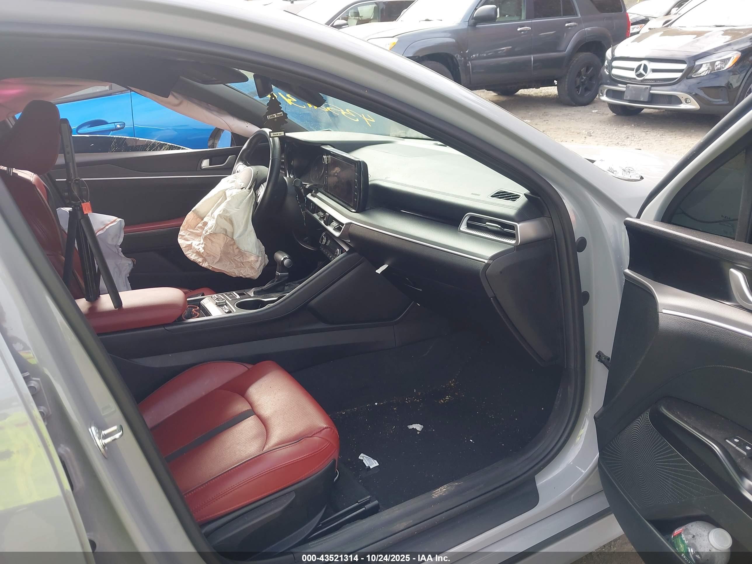 KIA K5 image 5