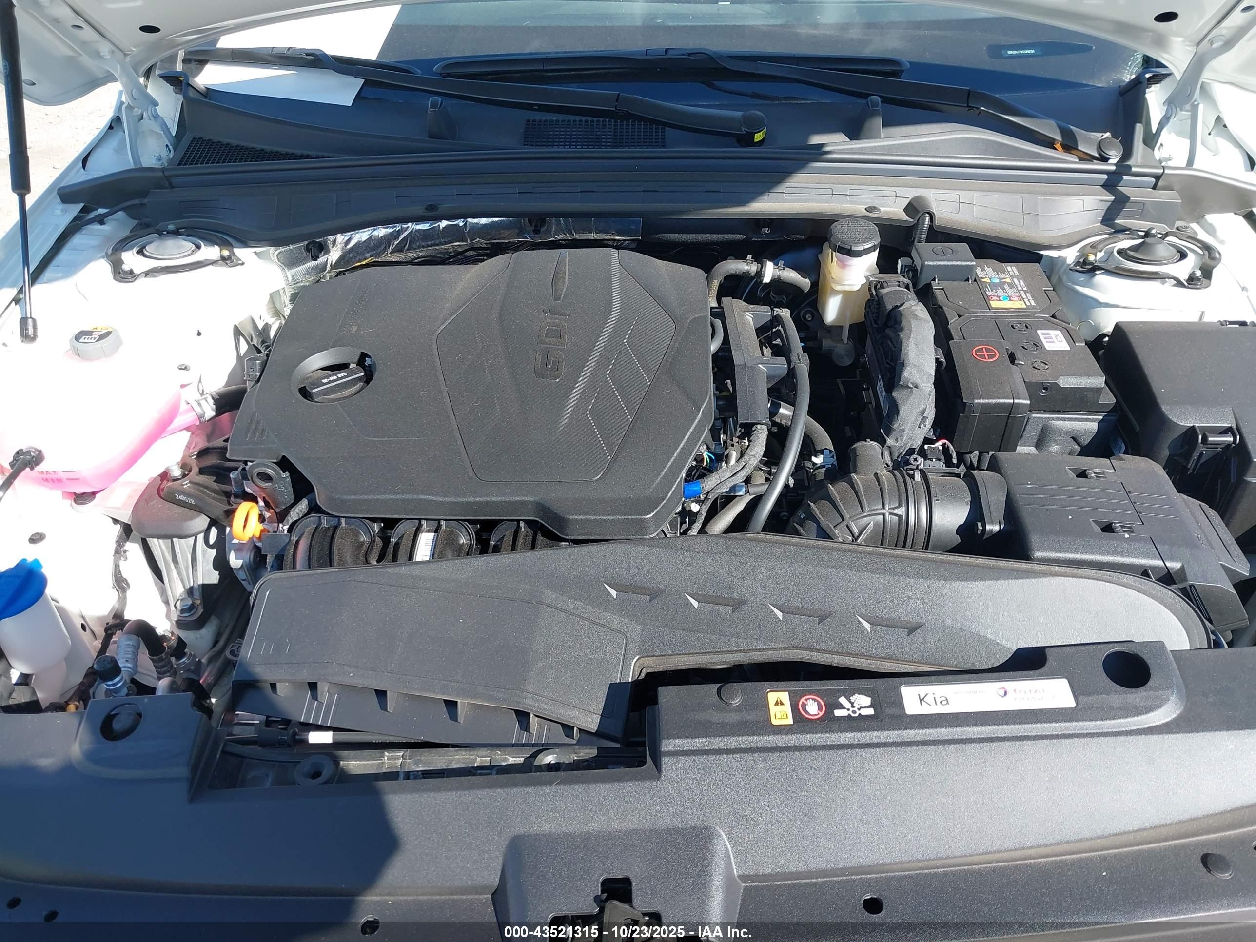 KIA K5 image 10