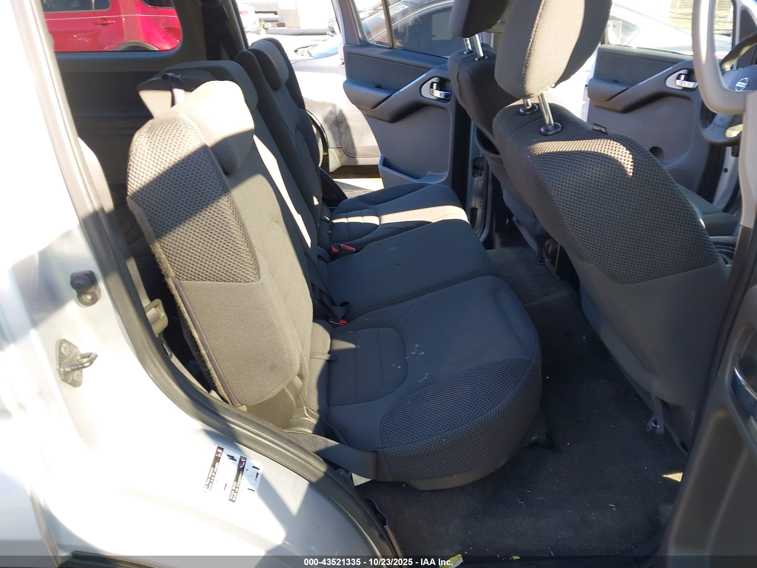 NISSAN PATHFINDER image 5